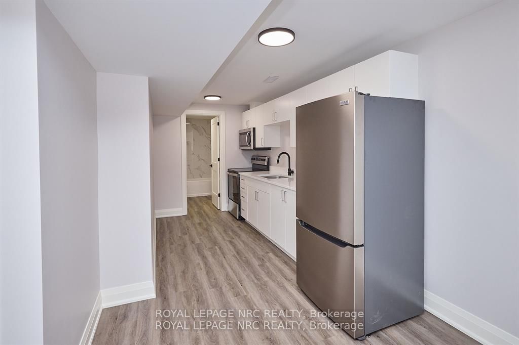 195 Hodgkins Ave Property Photo 39