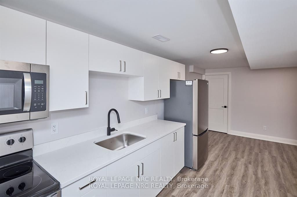 195 Hodgkins Ave Property Photo 41