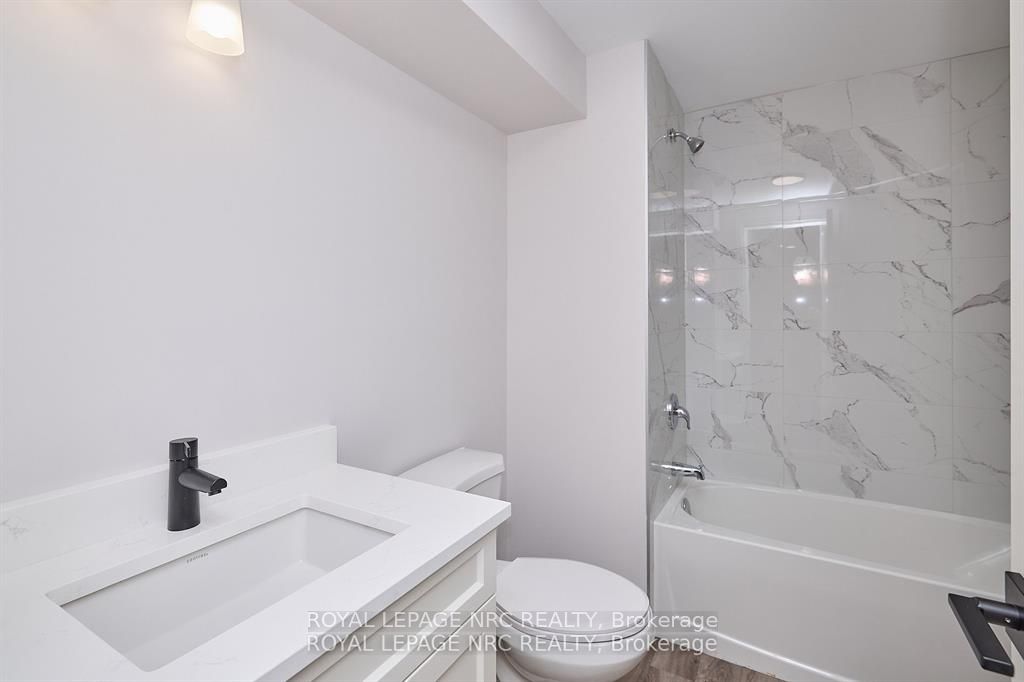 195 Hodgkins Ave Property Photo 42