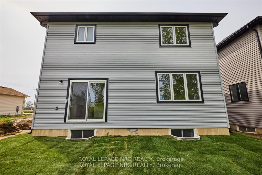 195 Hodgkins Ave Property Photo 44