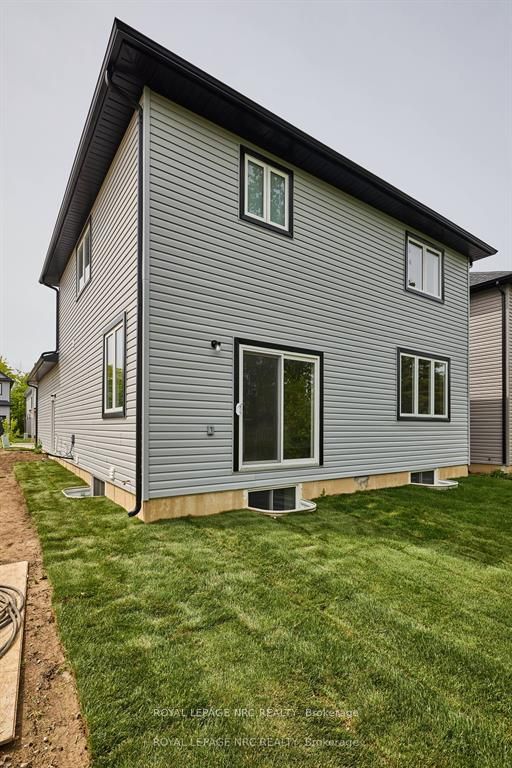 195 Hodgkins Ave Property Photo 45