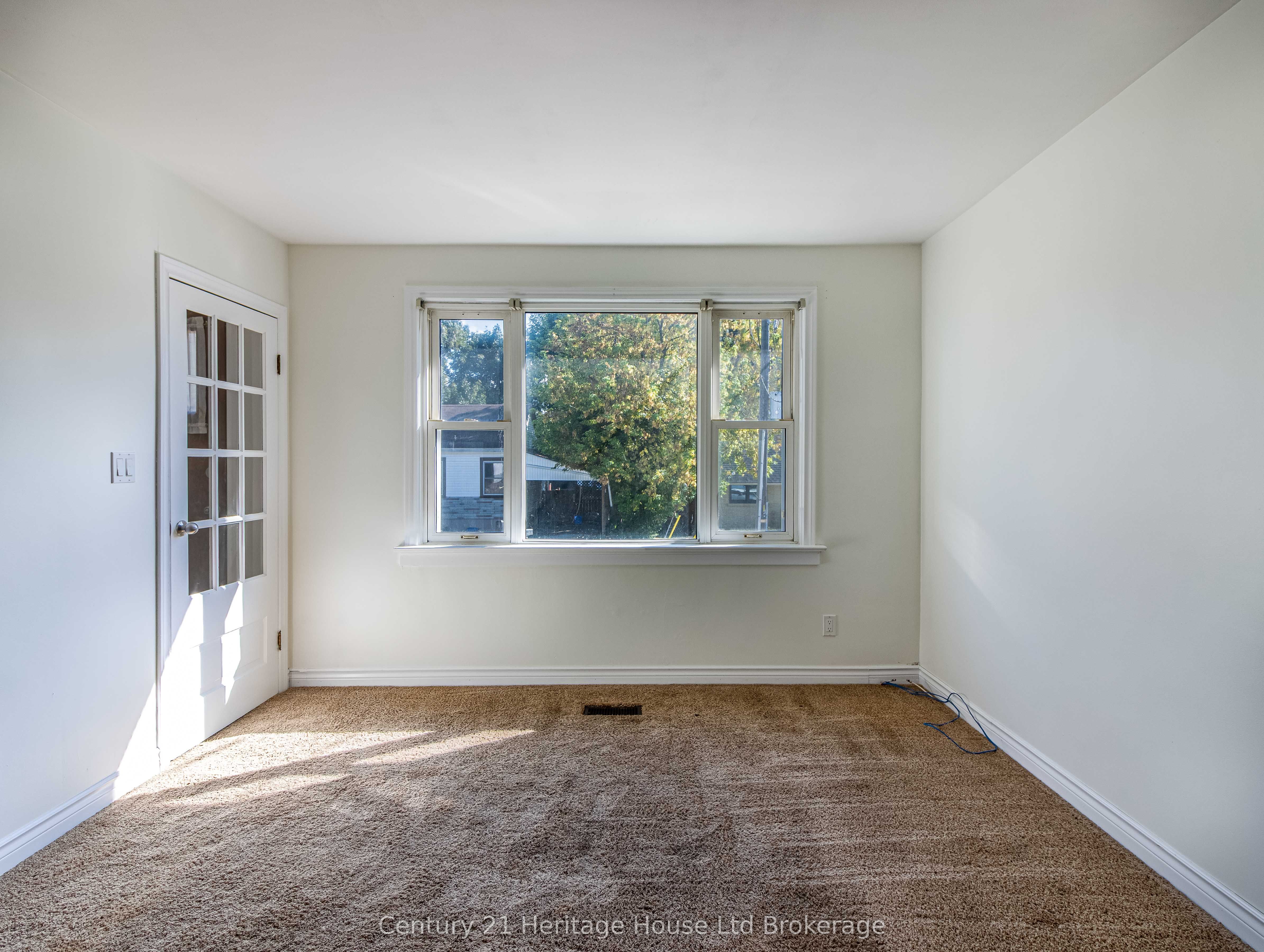 675 Miller Street Property Photo 3