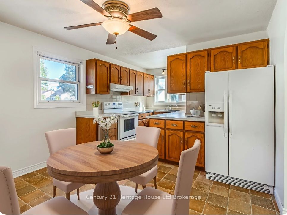 675 Miller Street Property Photo 6