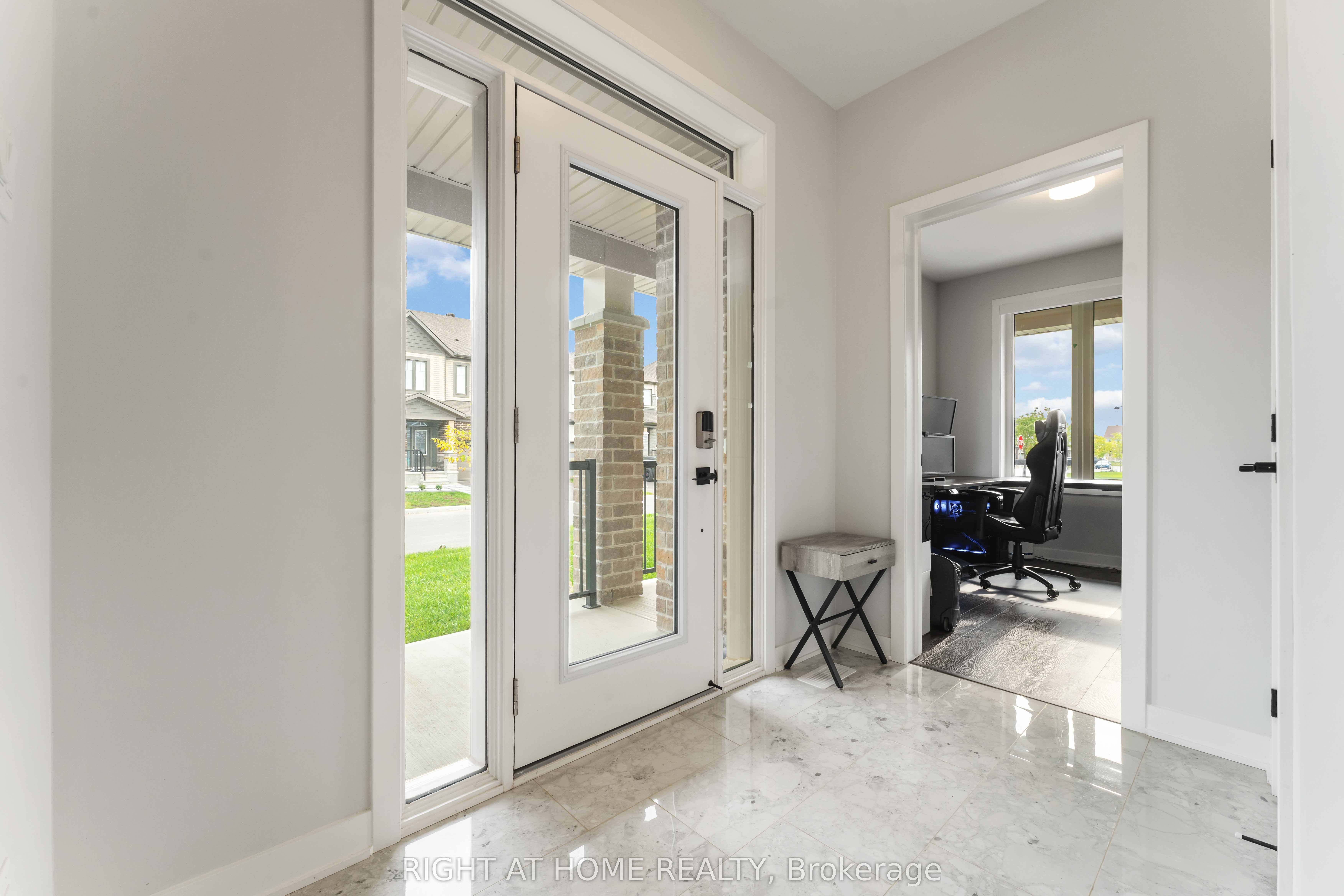 812 Croissant Snap Hook Crescent Property Photo 4