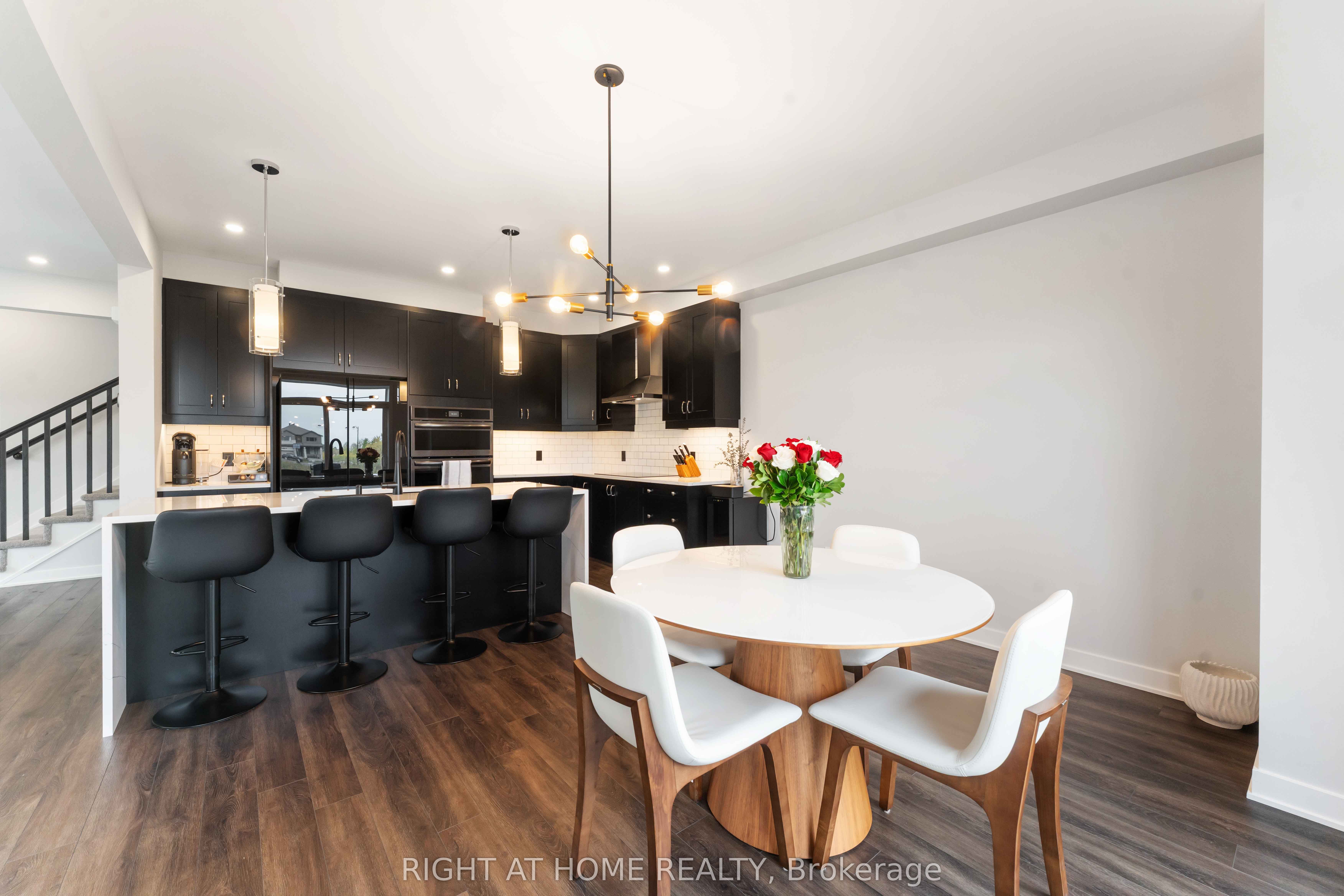 812 Croissant Snap Hook Crescent Property Photo 10