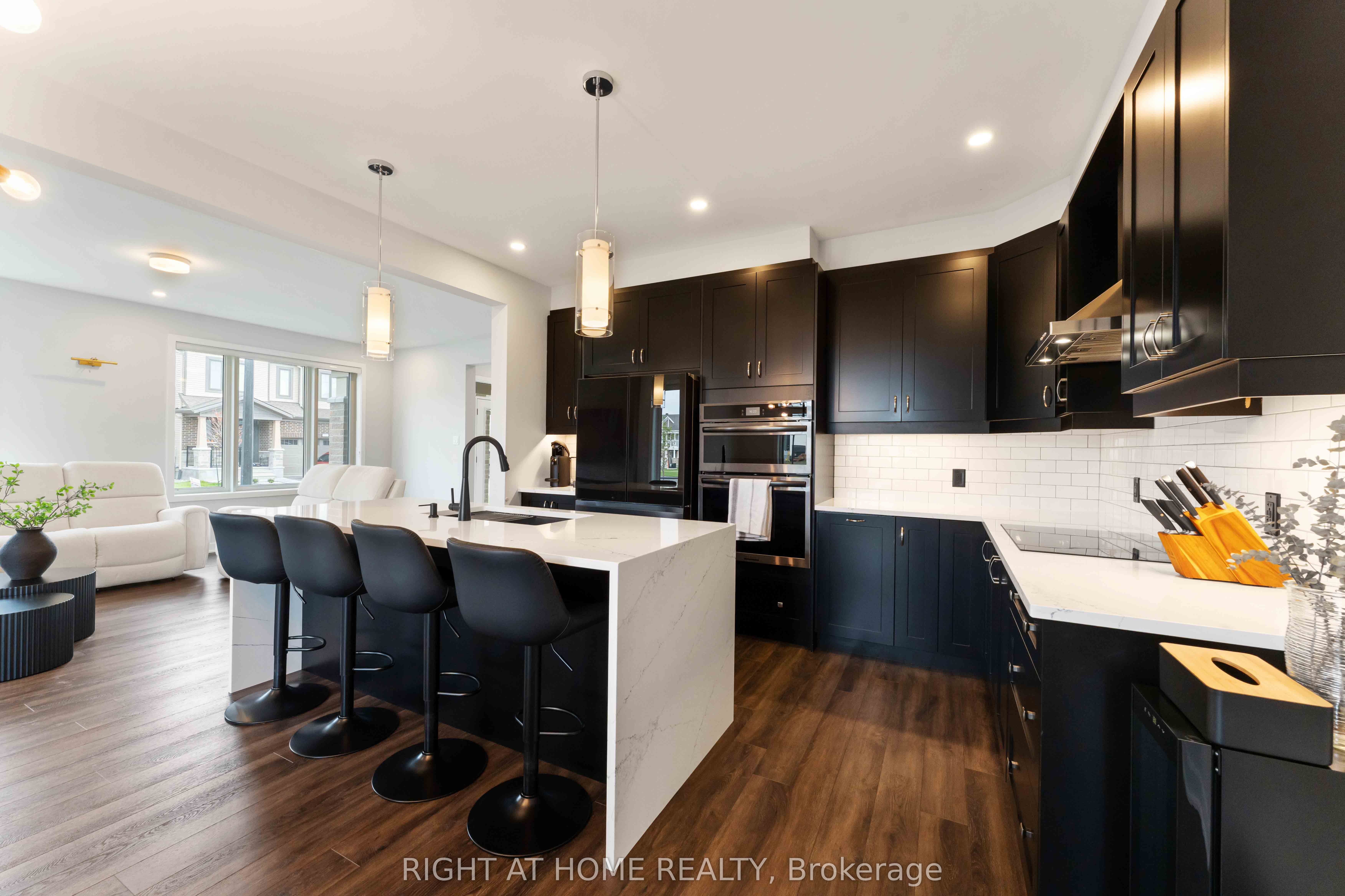 812 Croissant Snap Hook Crescent Property Photo 15