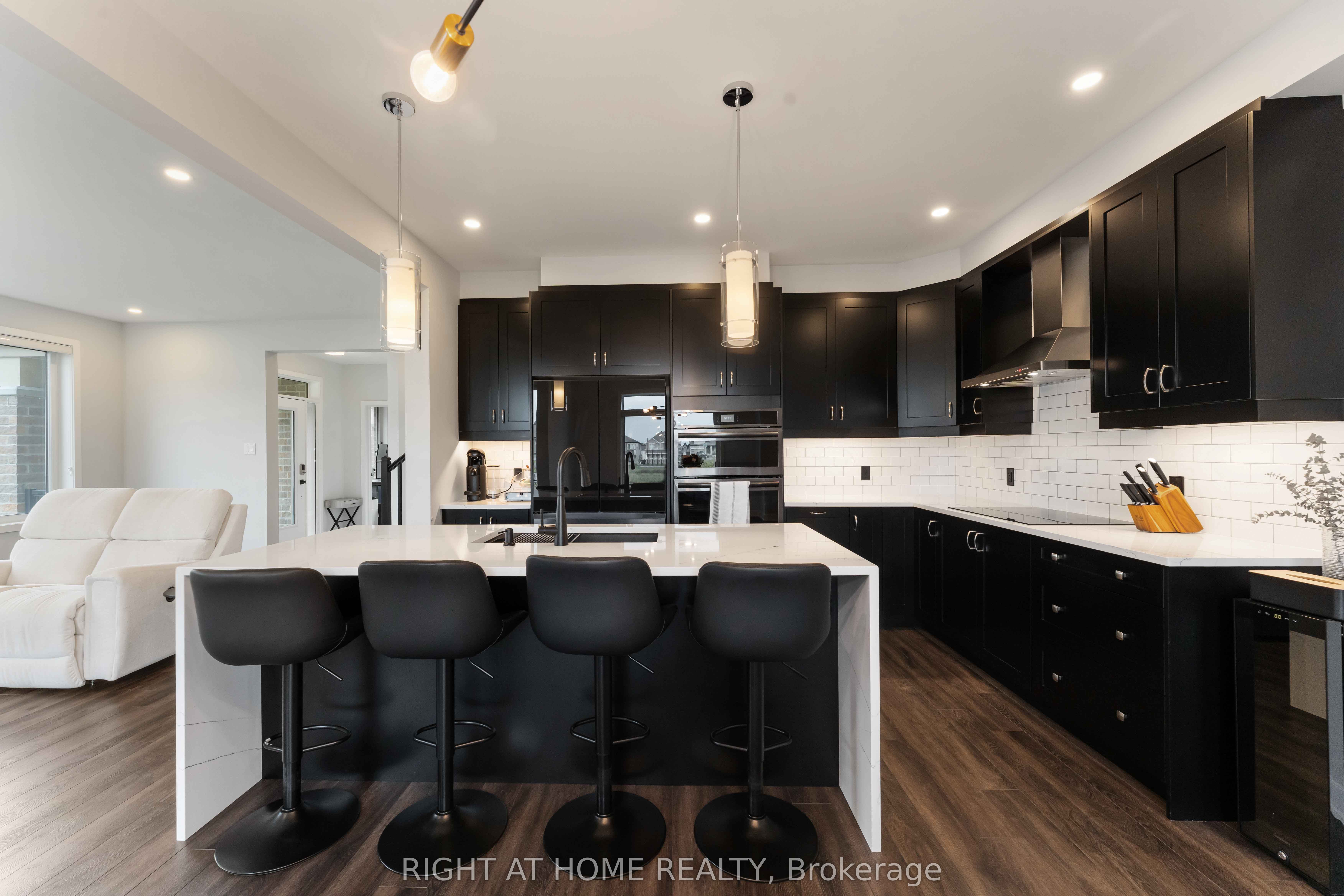 812 Croissant Snap Hook Crescent Property Photo 16