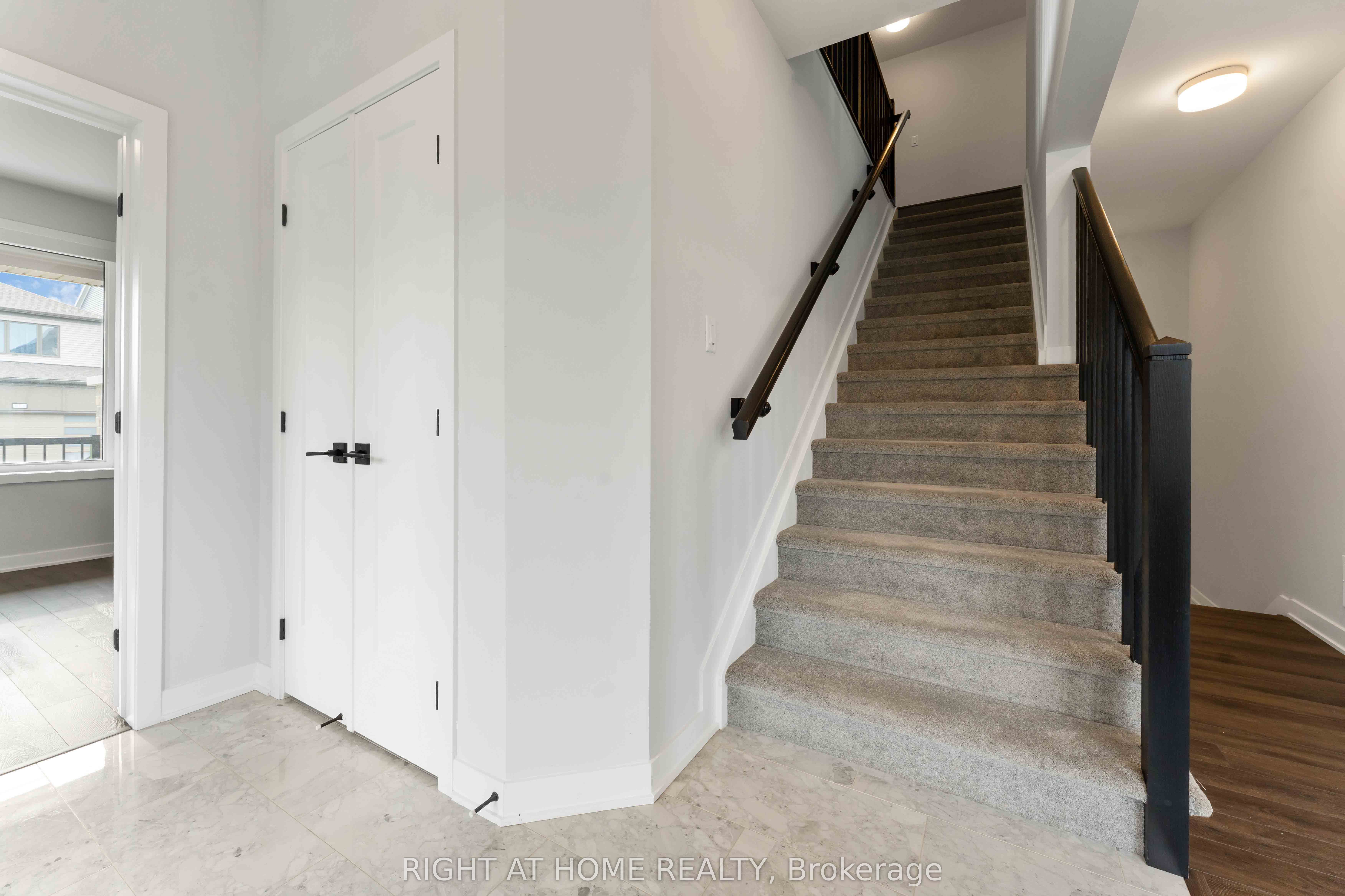 812 Croissant Snap Hook Crescent Property Photo 19