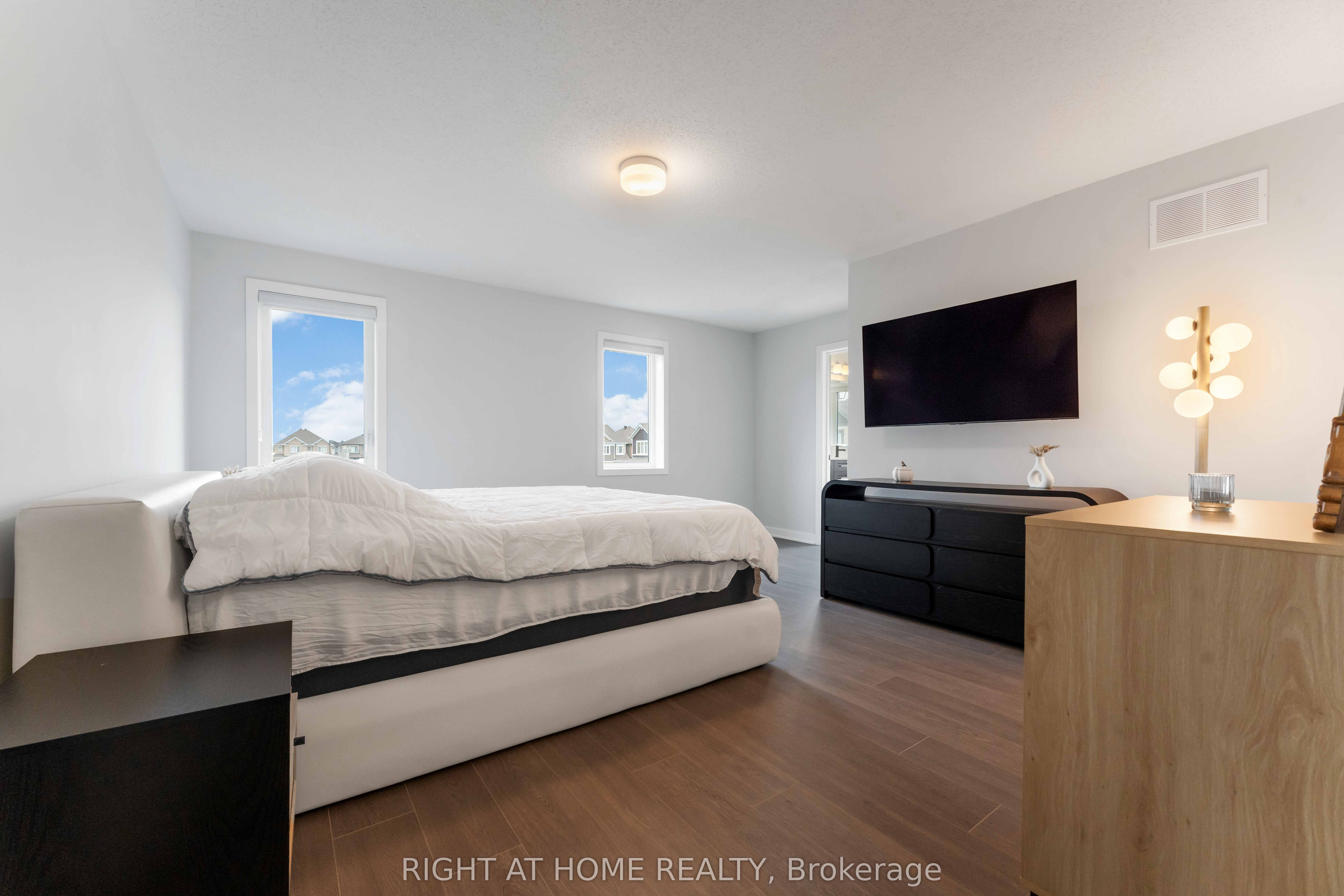 812 Croissant Snap Hook Crescent Property Photo 22