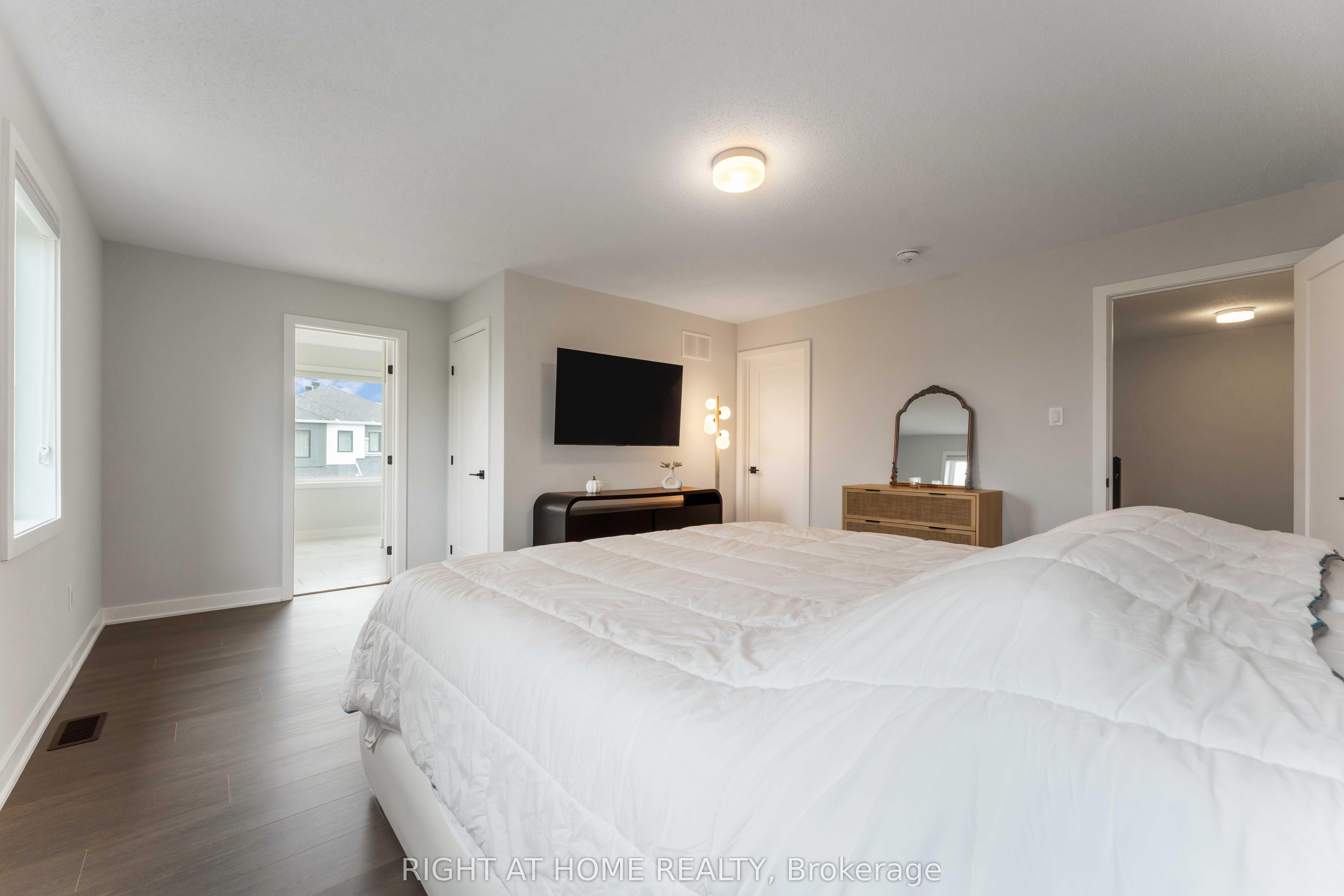 812 Croissant Snap Hook Crescent Property Photo 24