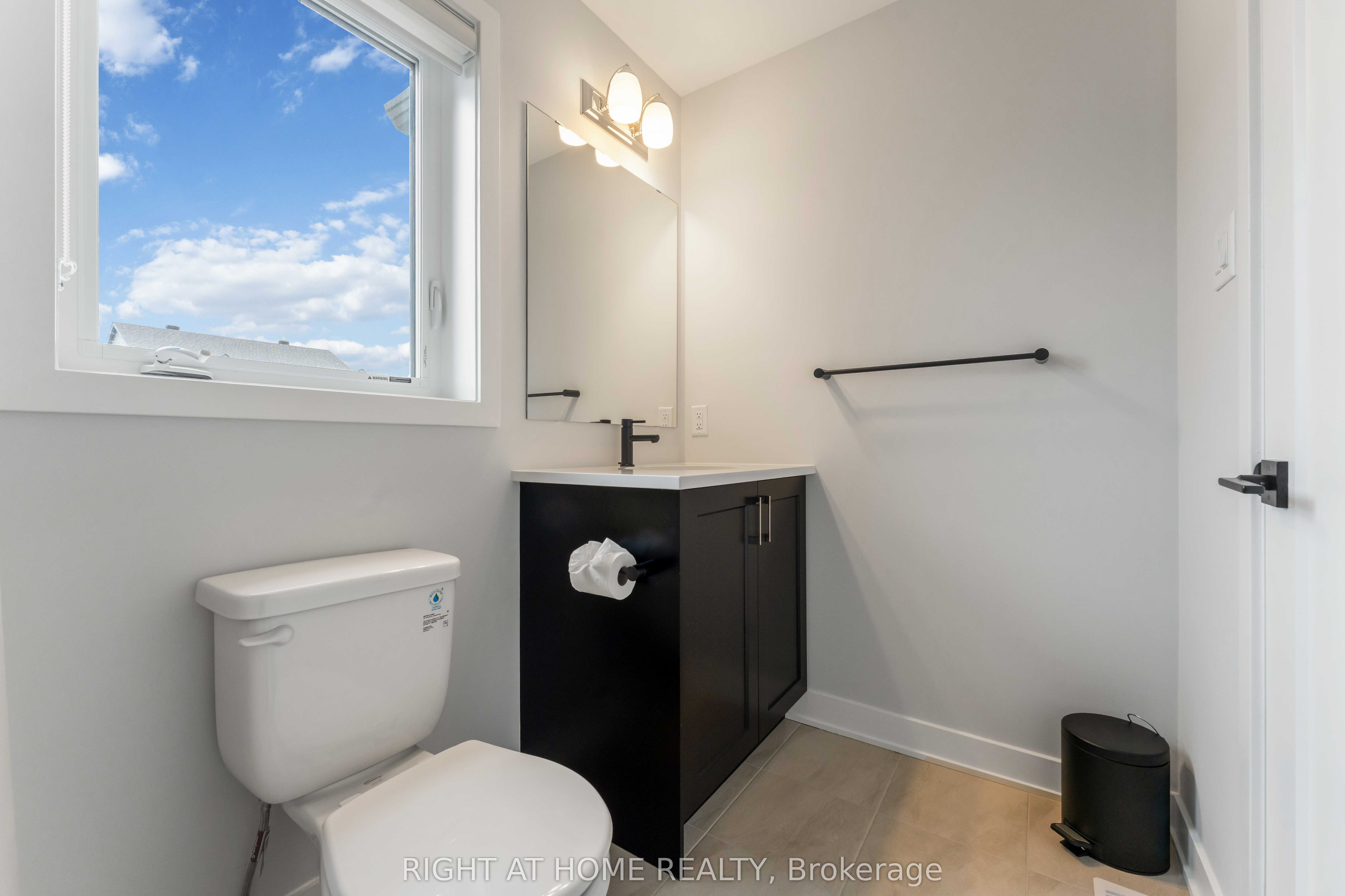 812 Croissant Snap Hook Crescent Property Photo 28