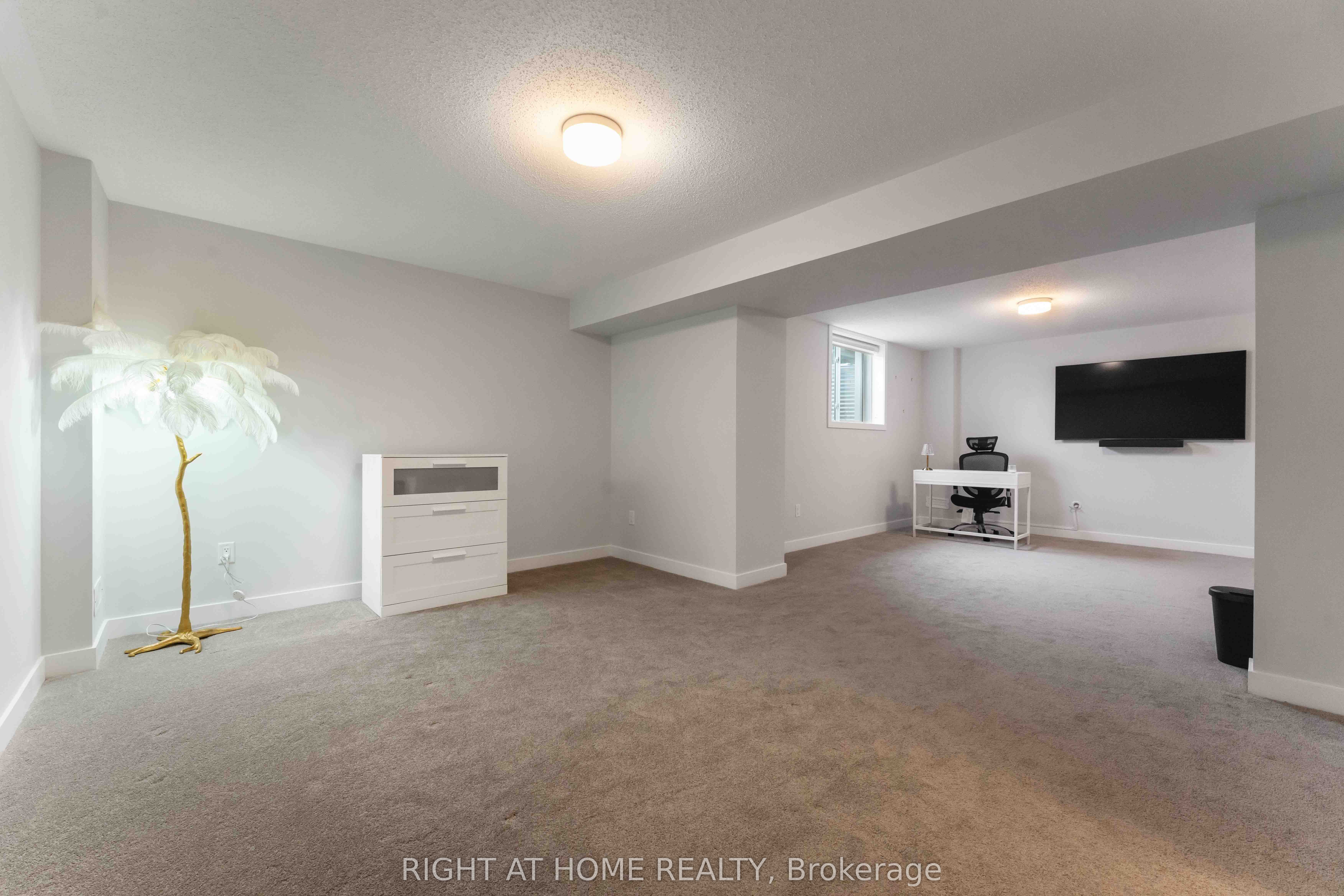 812 Croissant Snap Hook Crescent Property Photo 38