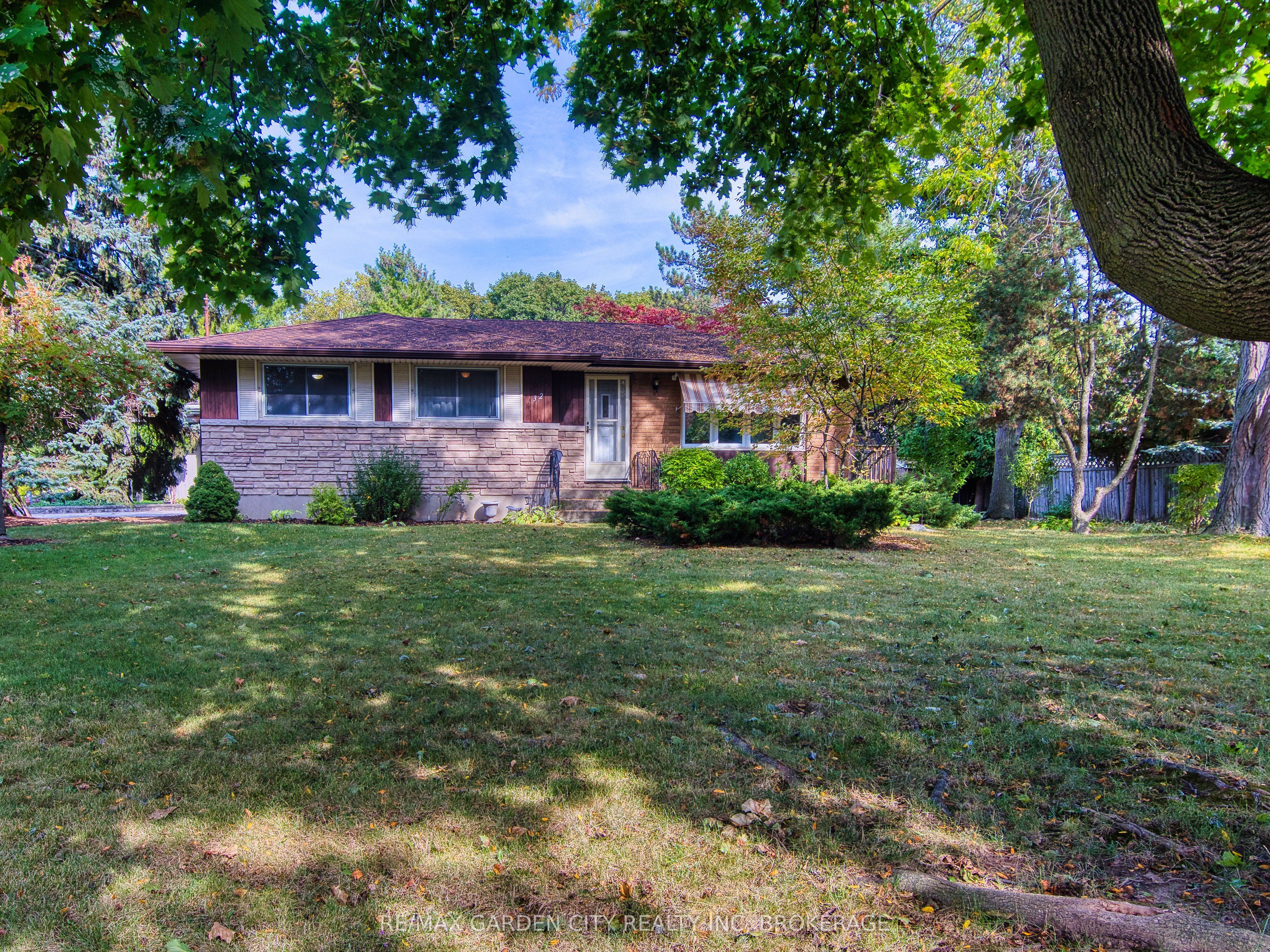 32 Viking Drive Property Photo 1