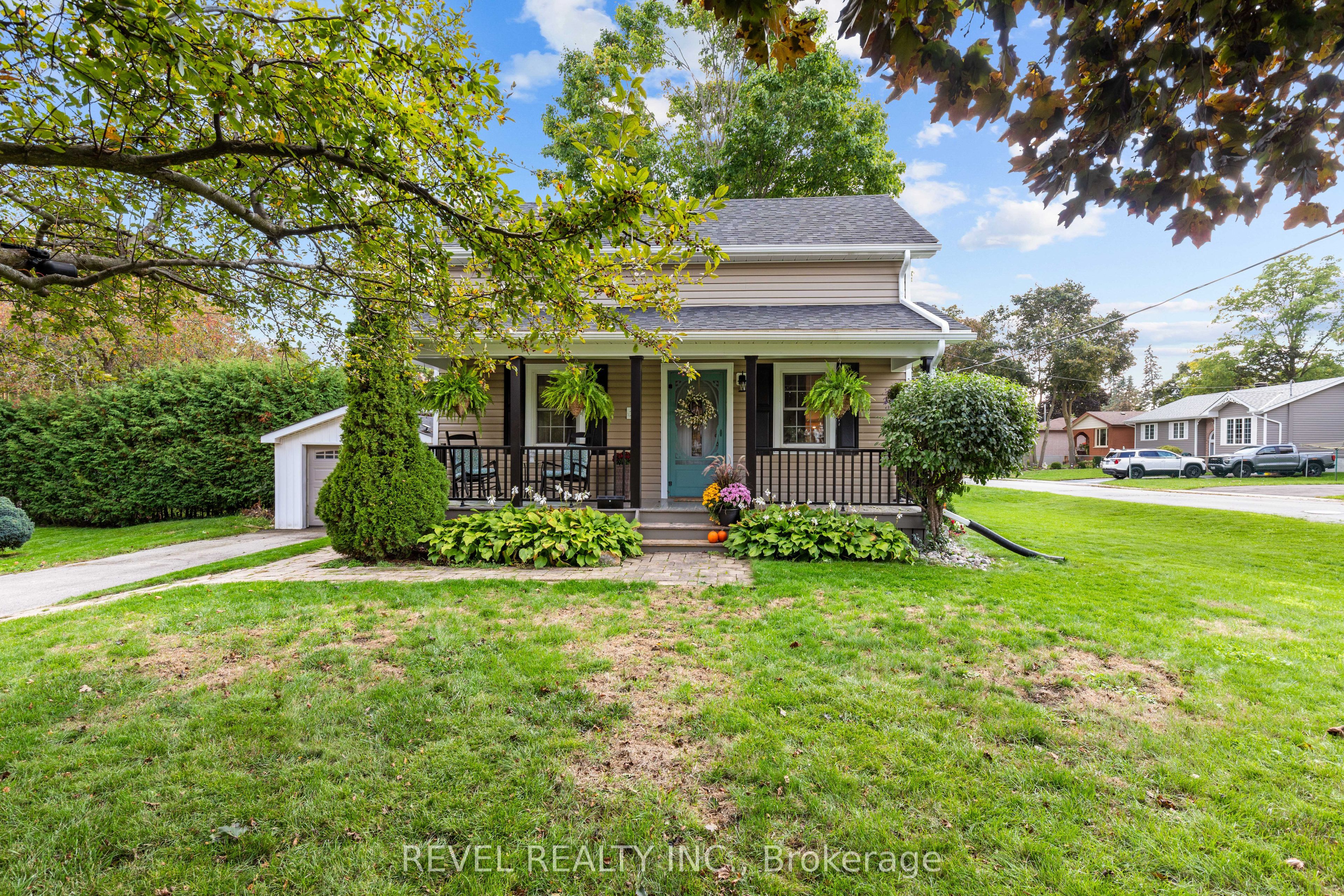 35 Glenelg Street E Property Photo 1