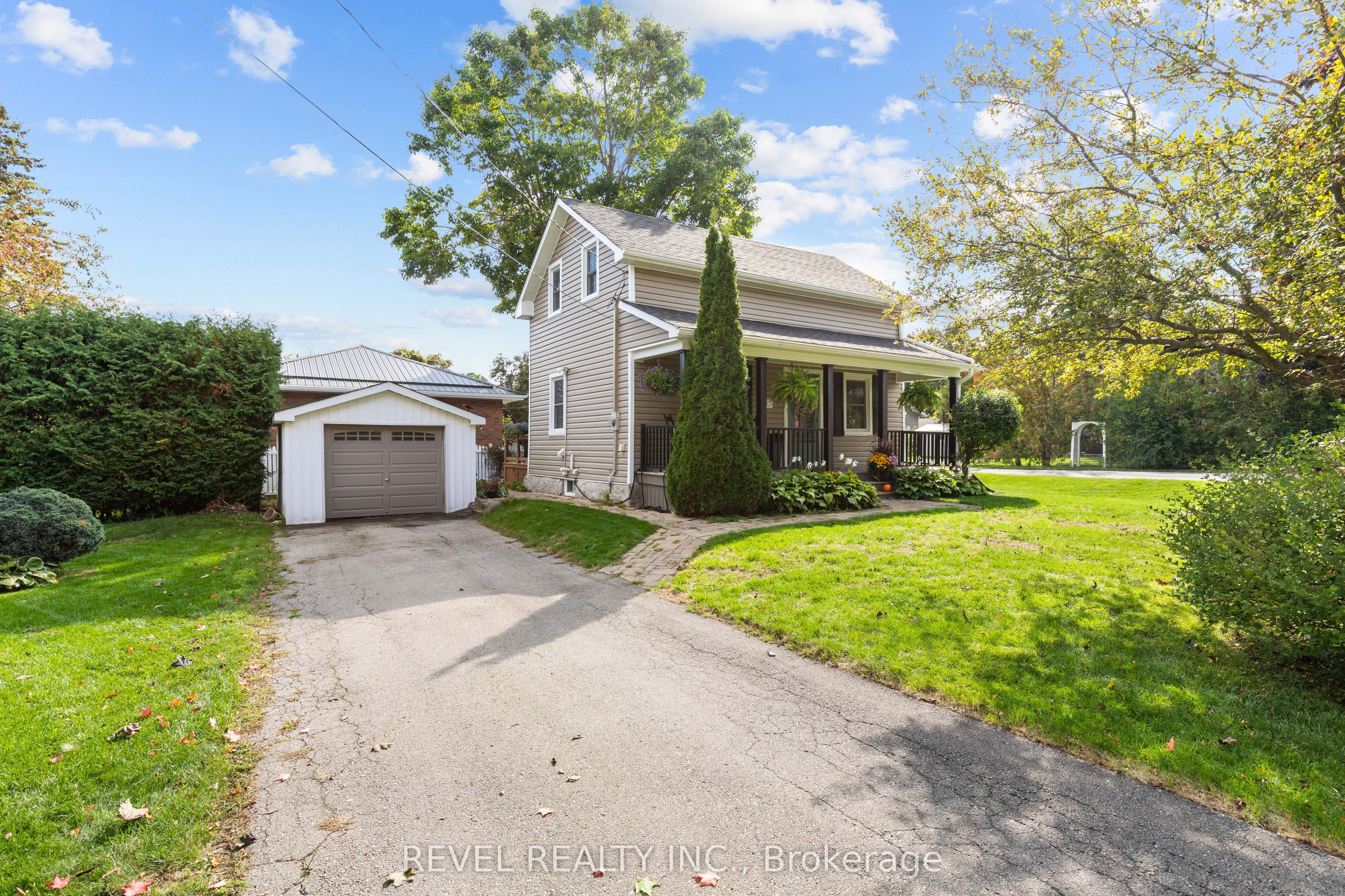 35 Glenelg Street E Property Photo 2