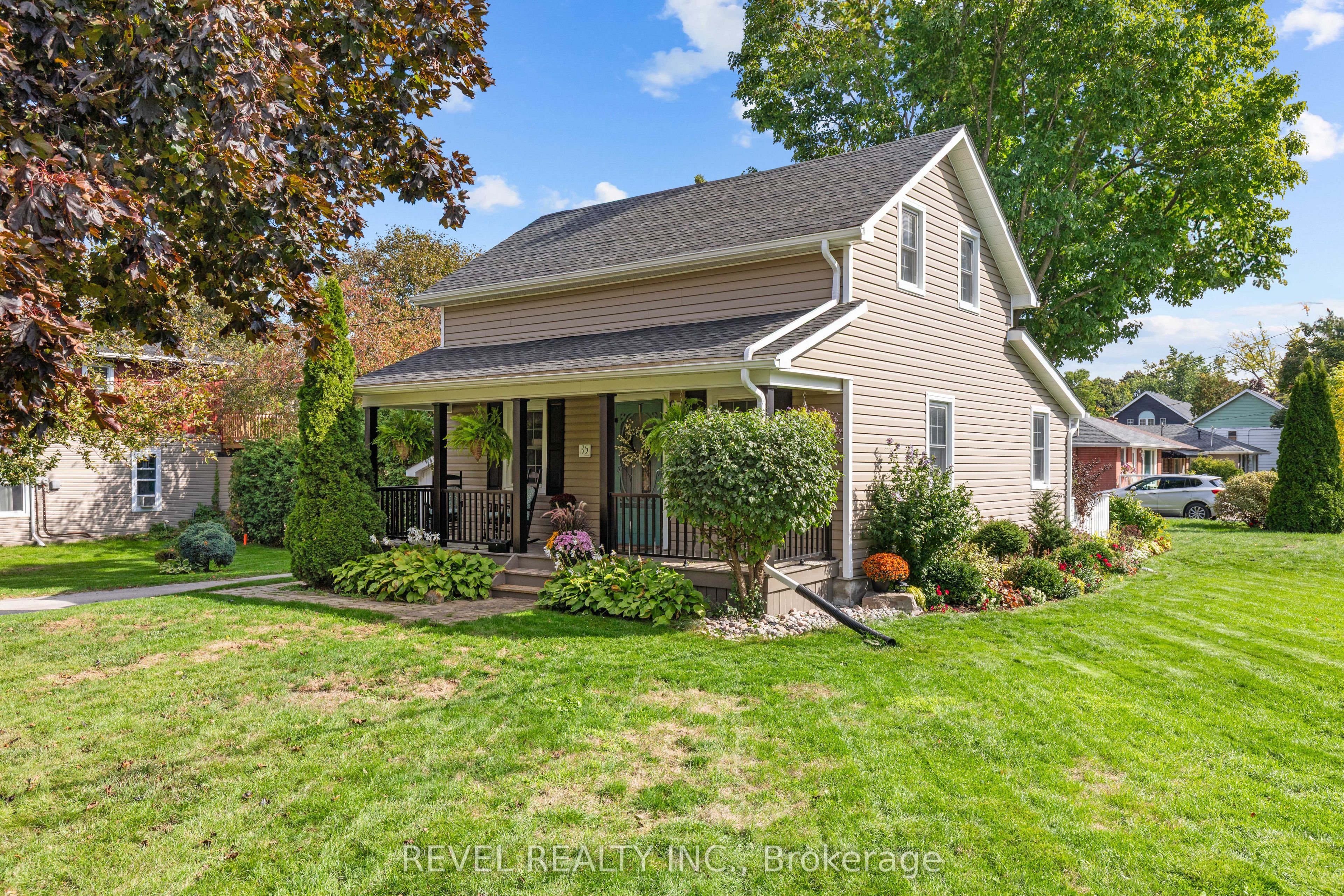 35 Glenelg Street E Property Photo 5