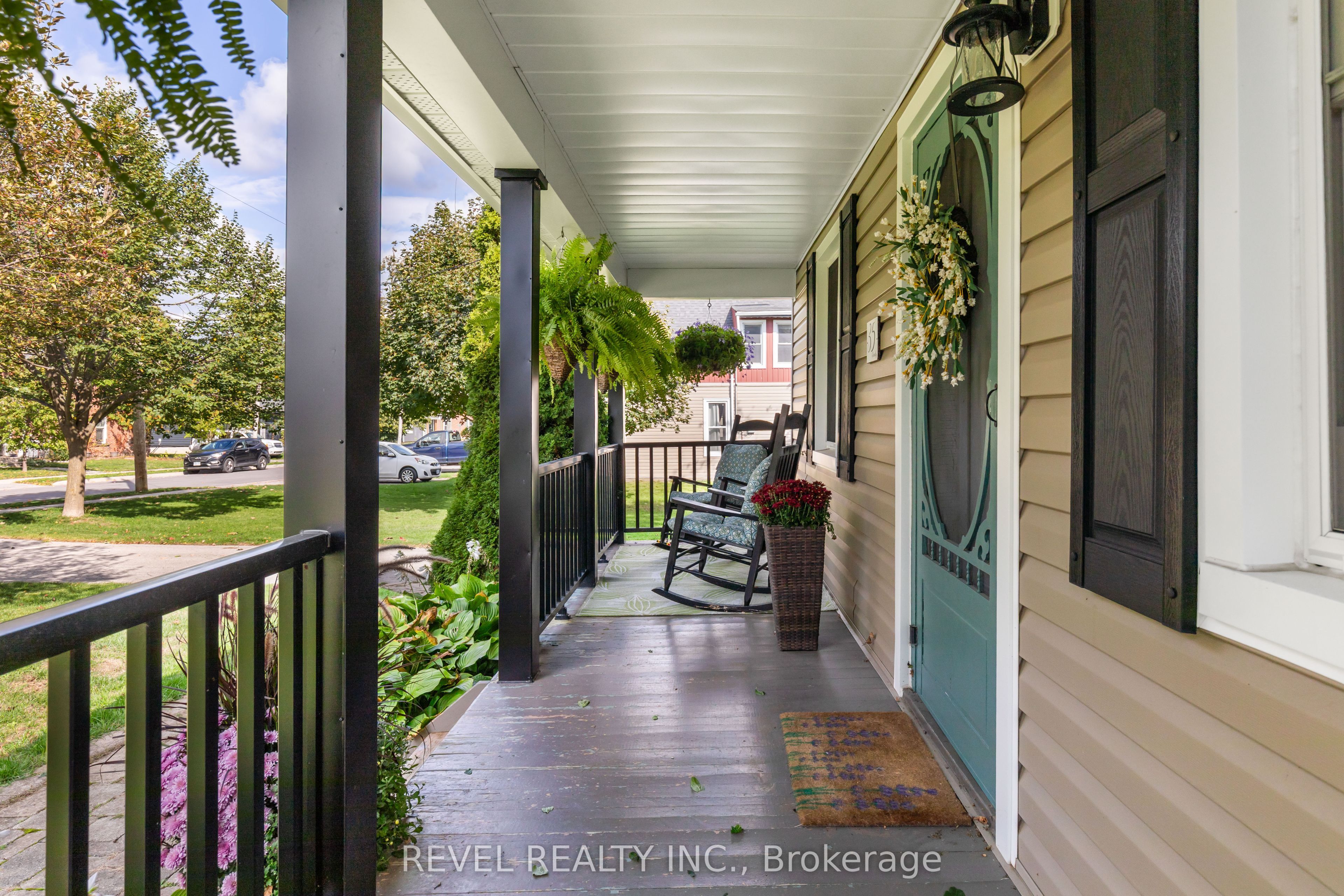 35 Glenelg Street E Property Photo 10