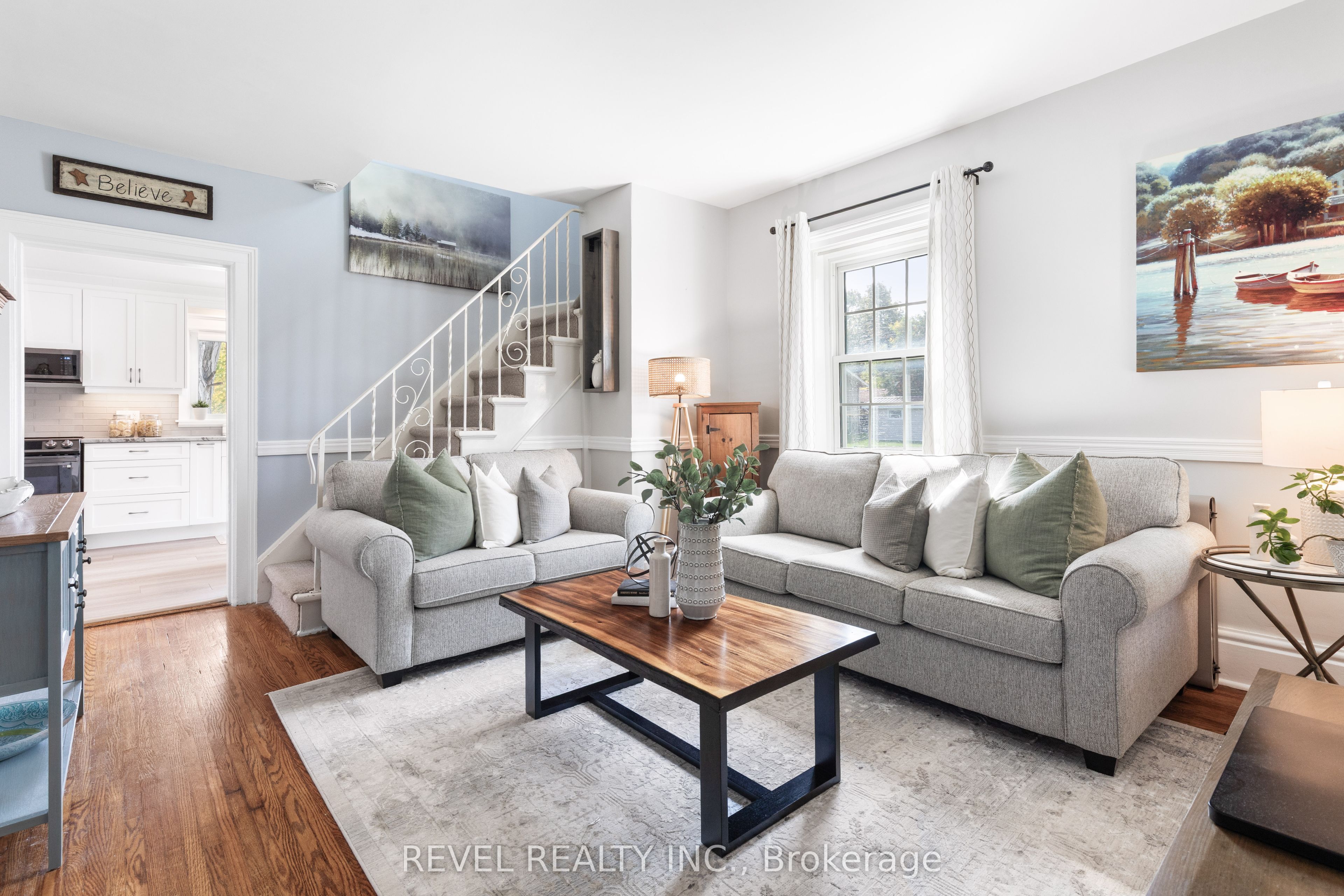 35 Glenelg Street E Property Photo 12