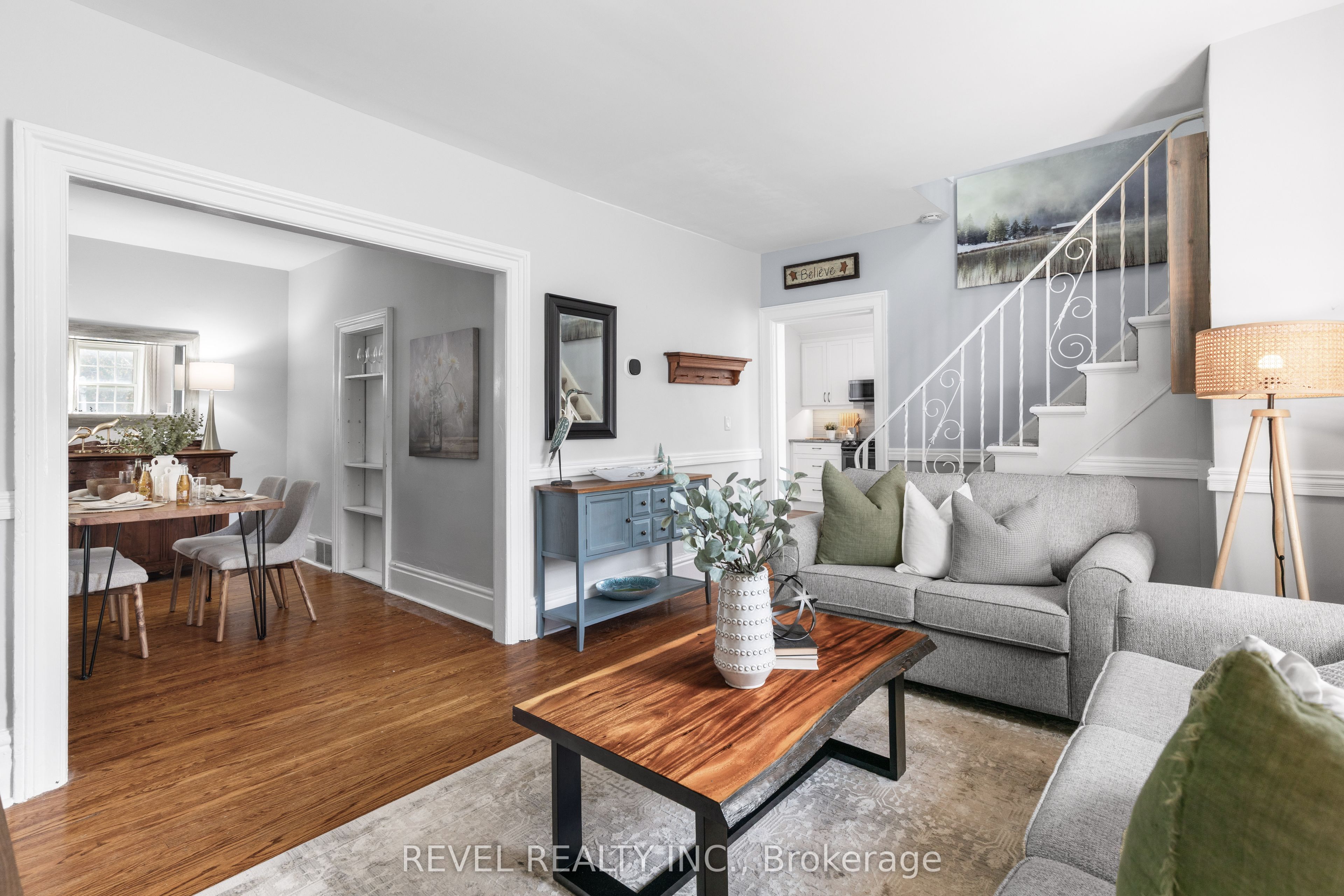 35 Glenelg Street E Property Photo 13