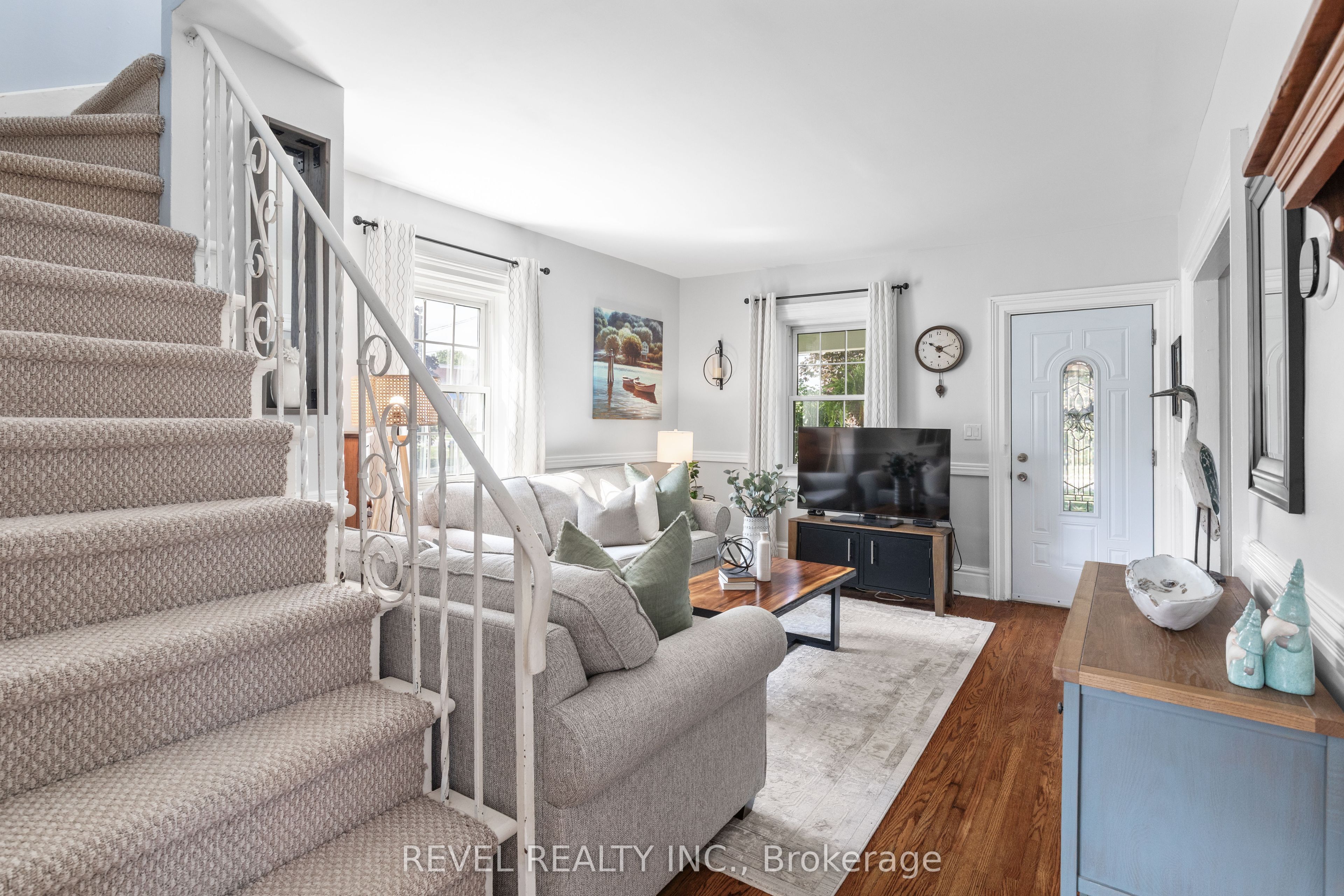 35 Glenelg Street E Property Photo 14