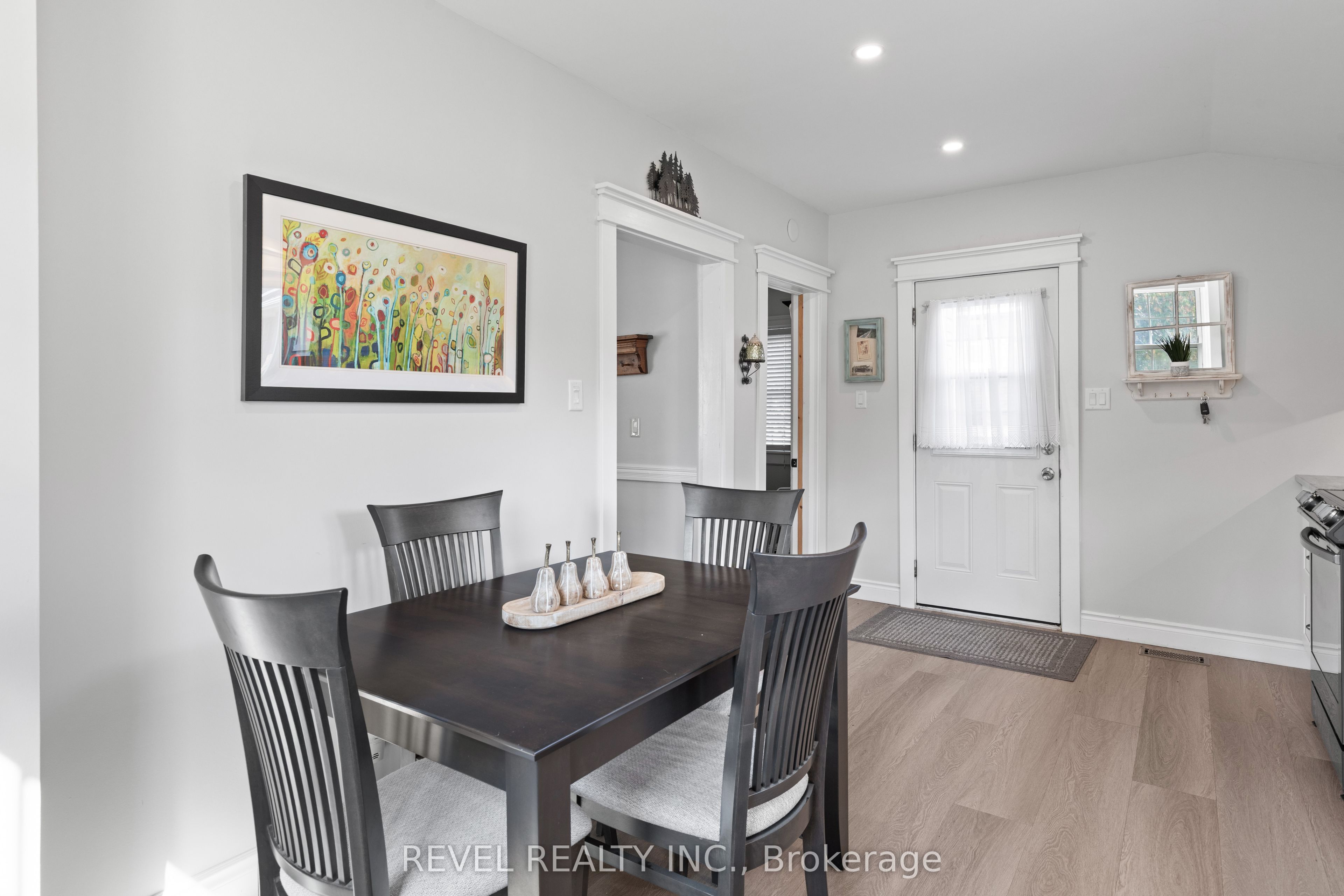 35 Glenelg Street E Property Photo 22