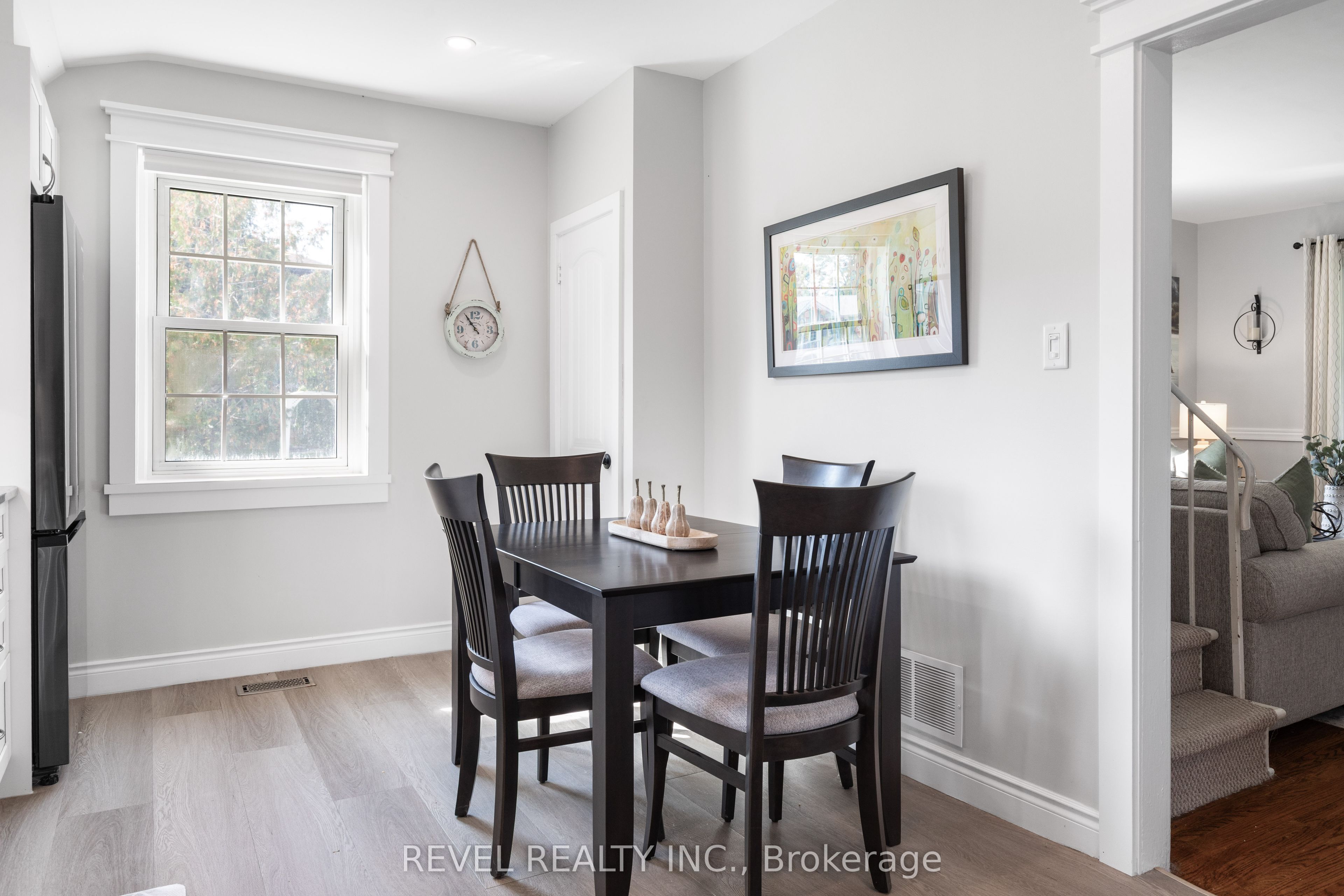 35 Glenelg Street E Property Photo 24