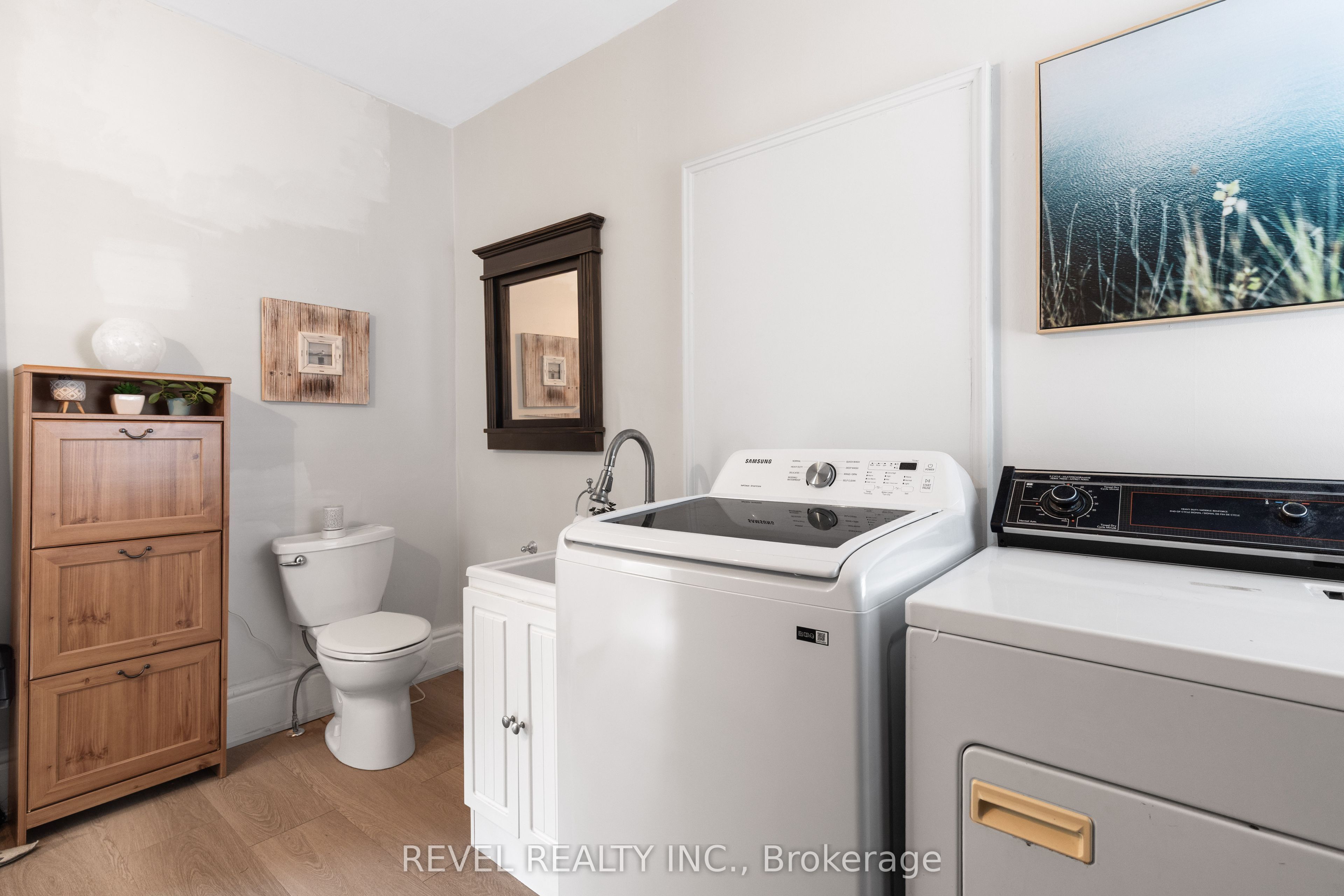 35 Glenelg Street E Property Photo 26