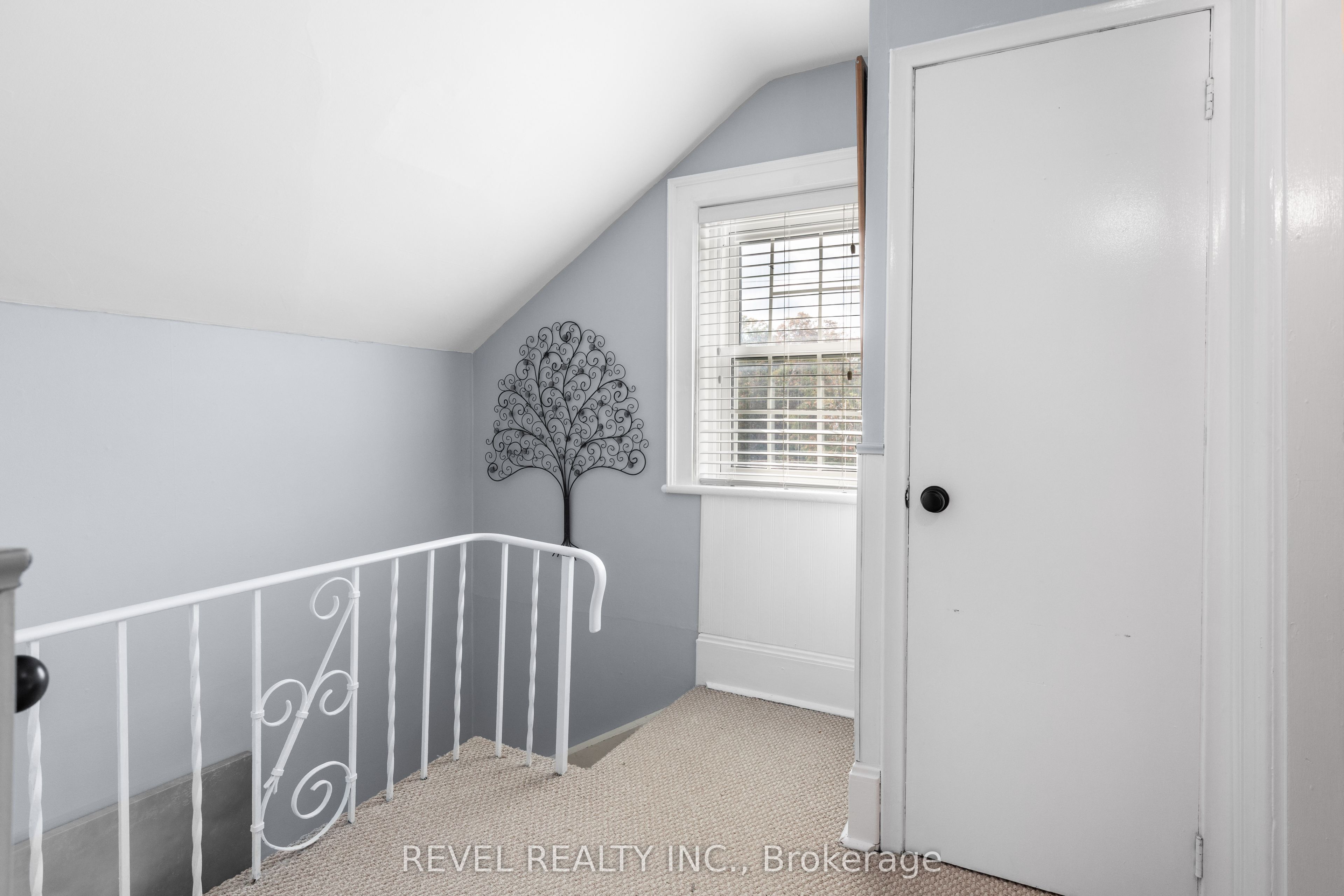 35 Glenelg Street E Property Photo 29