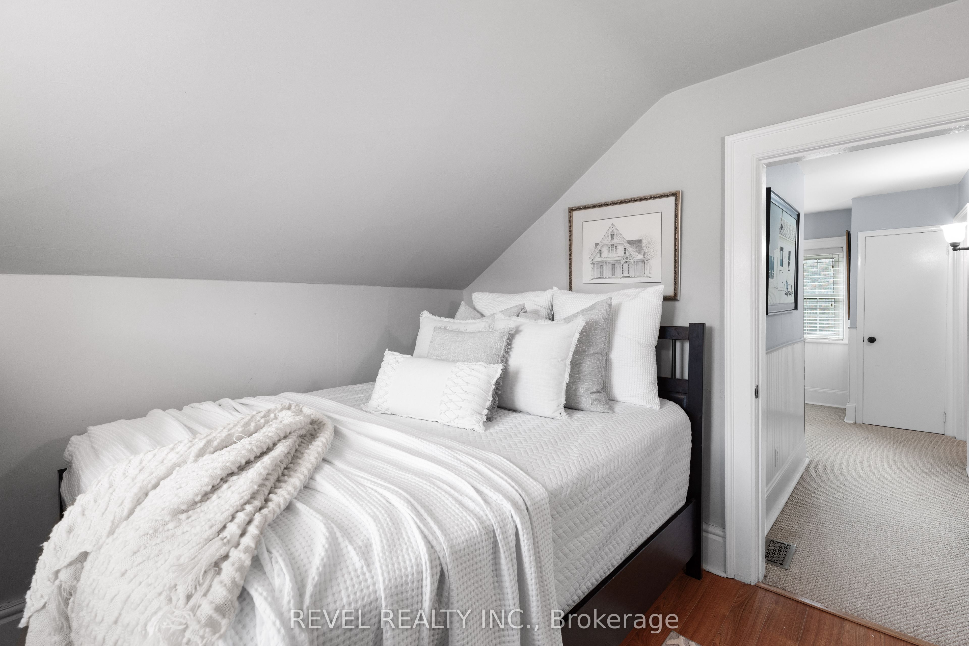 35 Glenelg Street E Property Photo 30