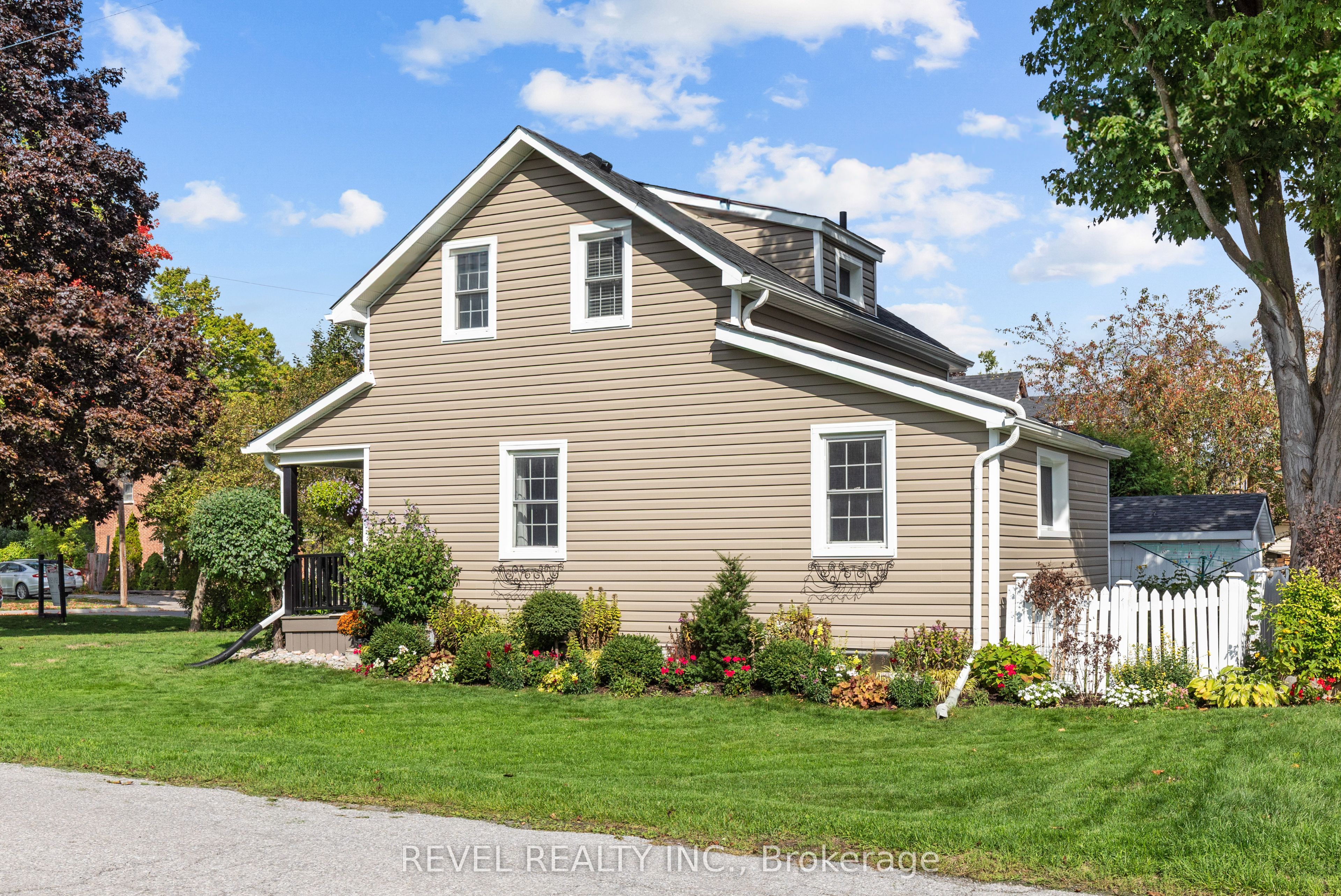 35 Glenelg Street E Property Photo 41