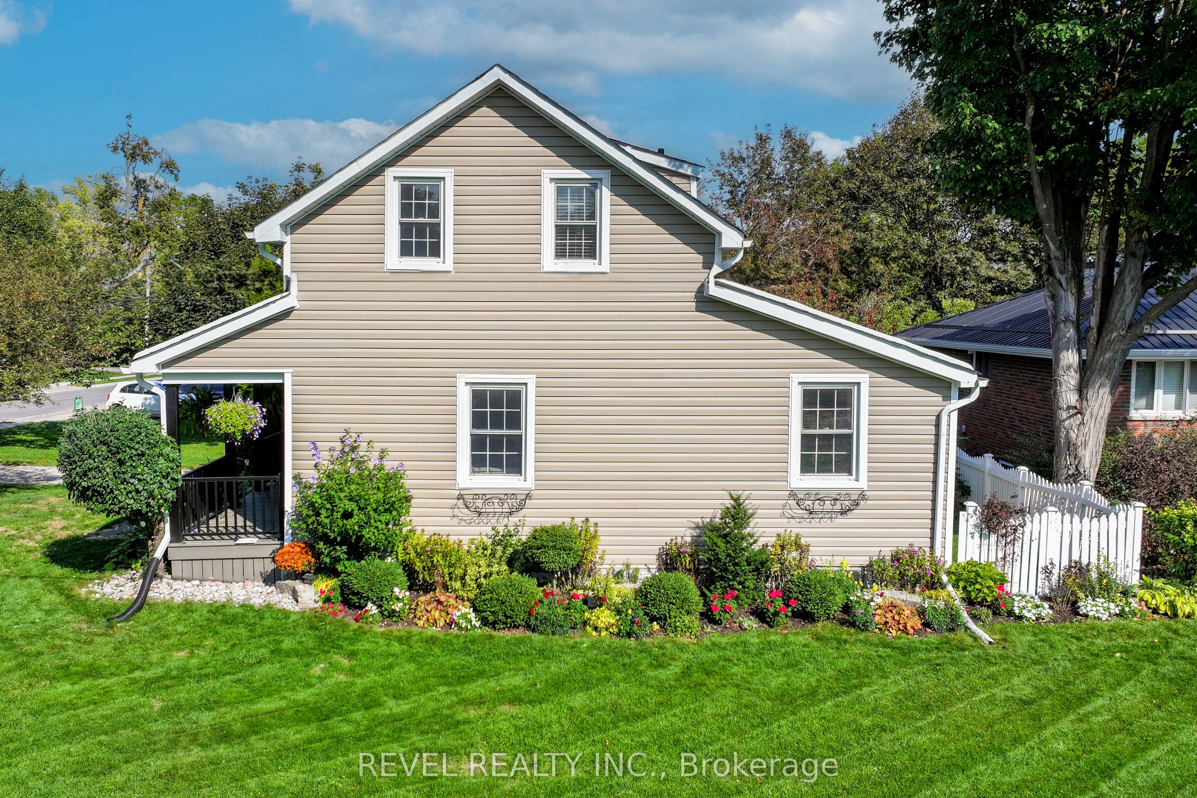 35 Glenelg Street E Property Photo 42