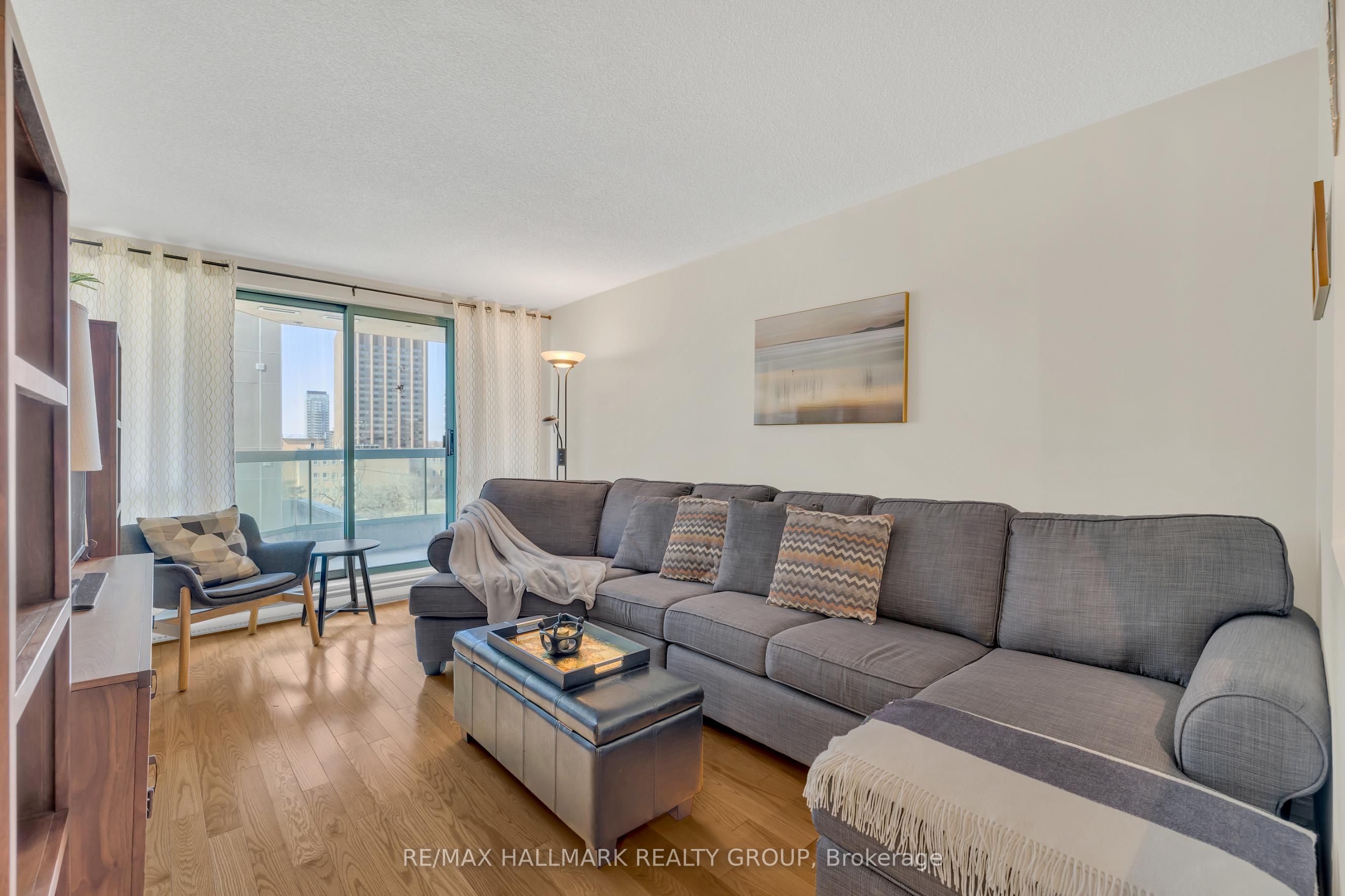 550 Cambridge Street S 307 Property Photo 9