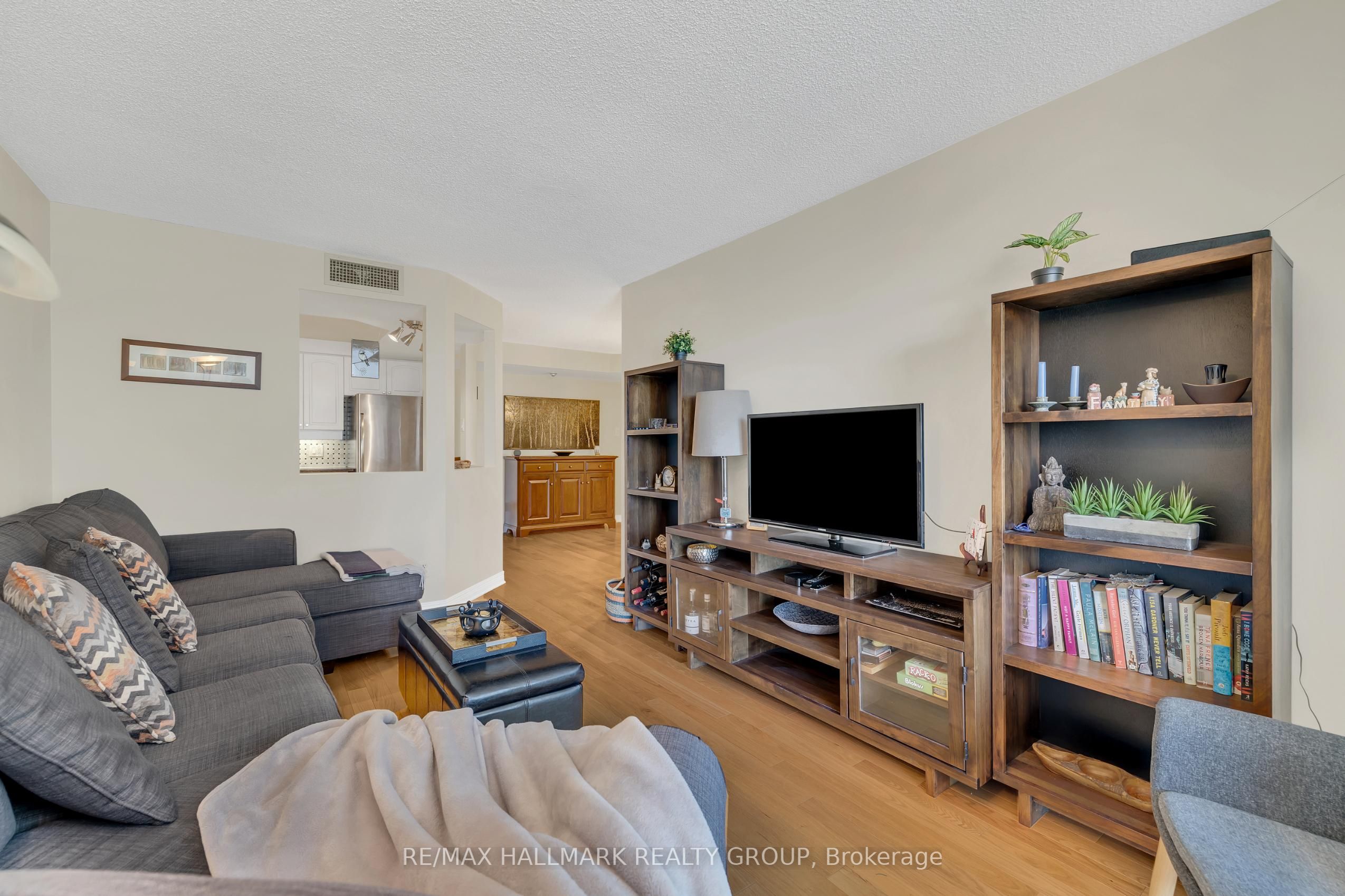 550 Cambridge Street S 307 Property Photo 13