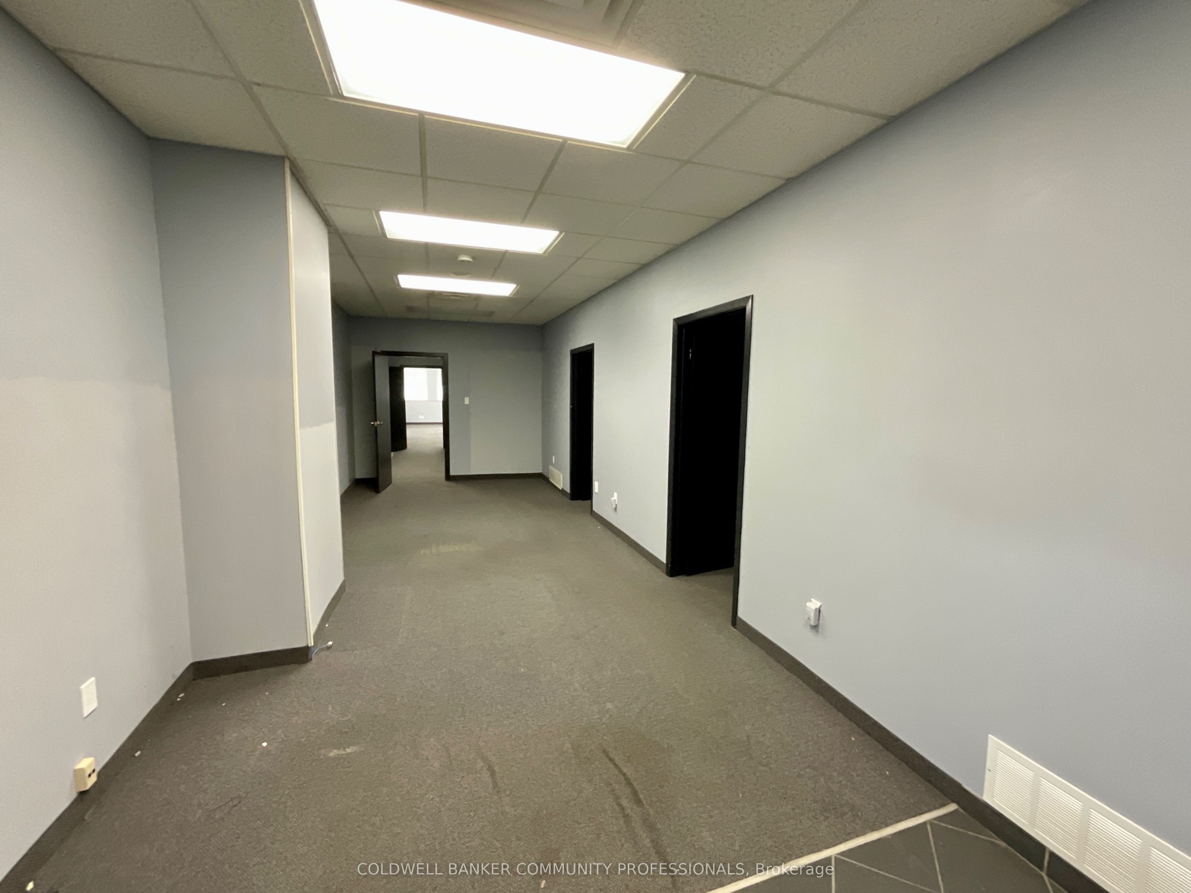 1359 Main St E Property Photo 6