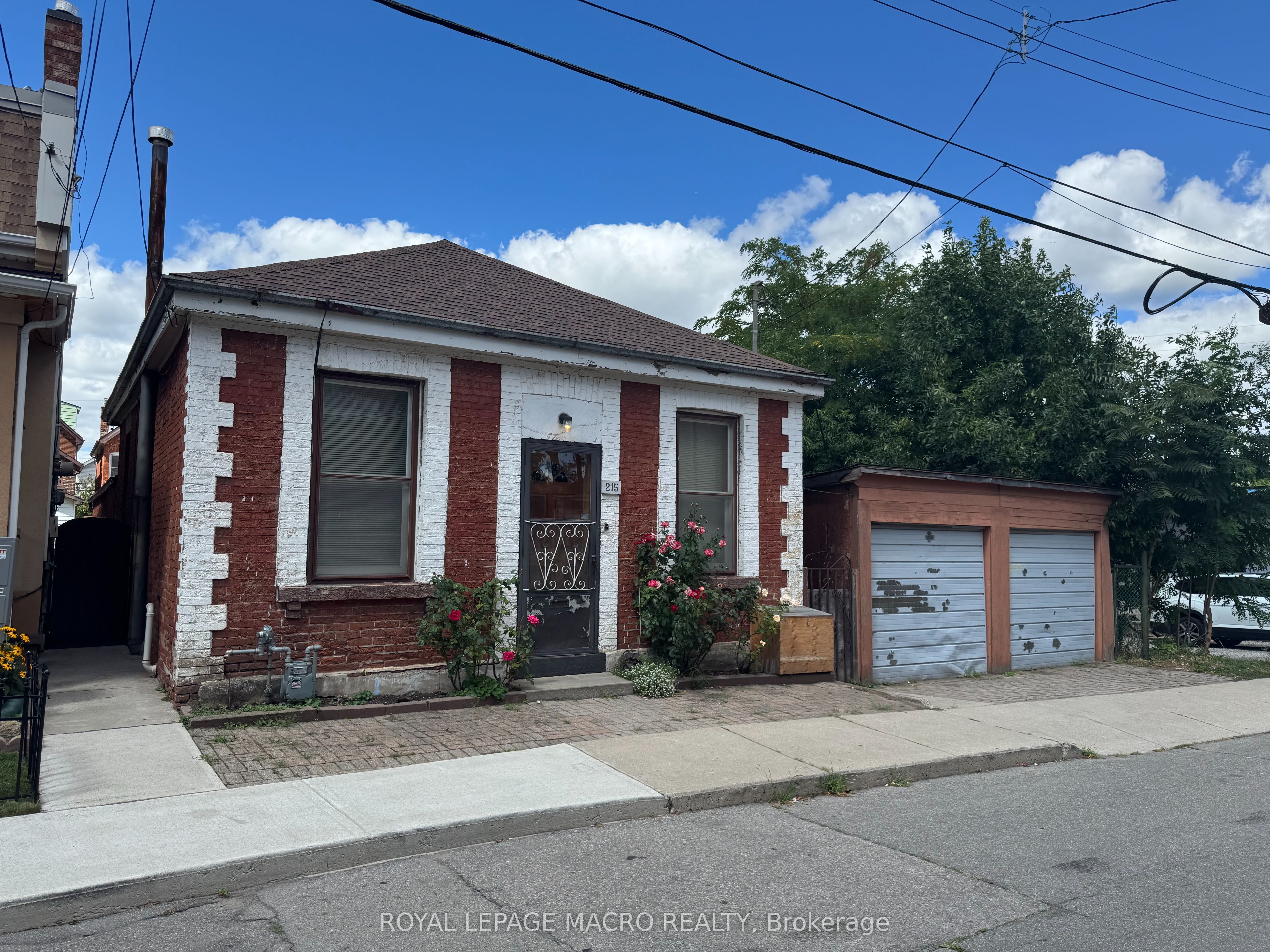 215 Ray St N Property Photo 1