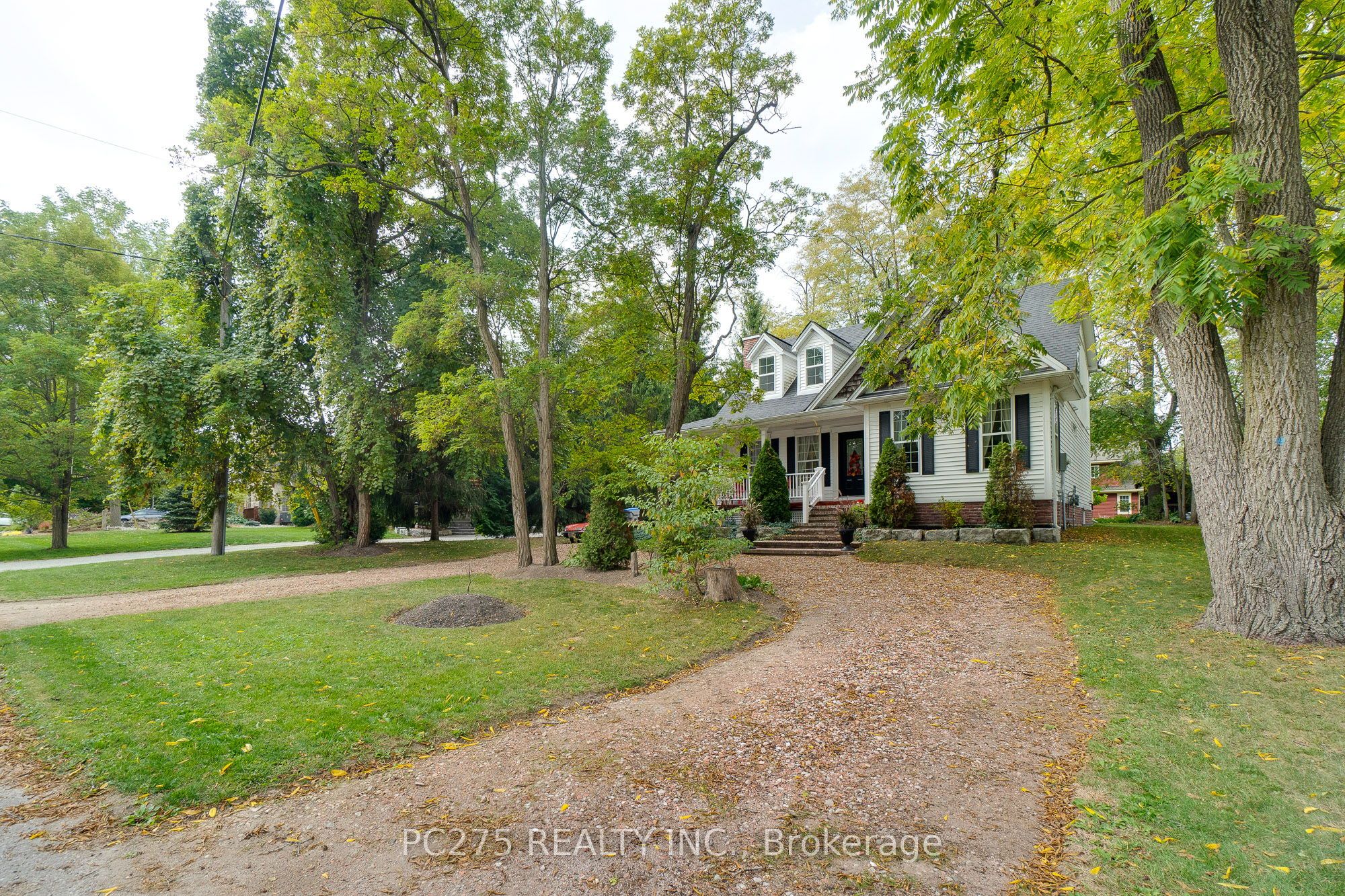 23 Mactavesh Crescent Property Photo 2
