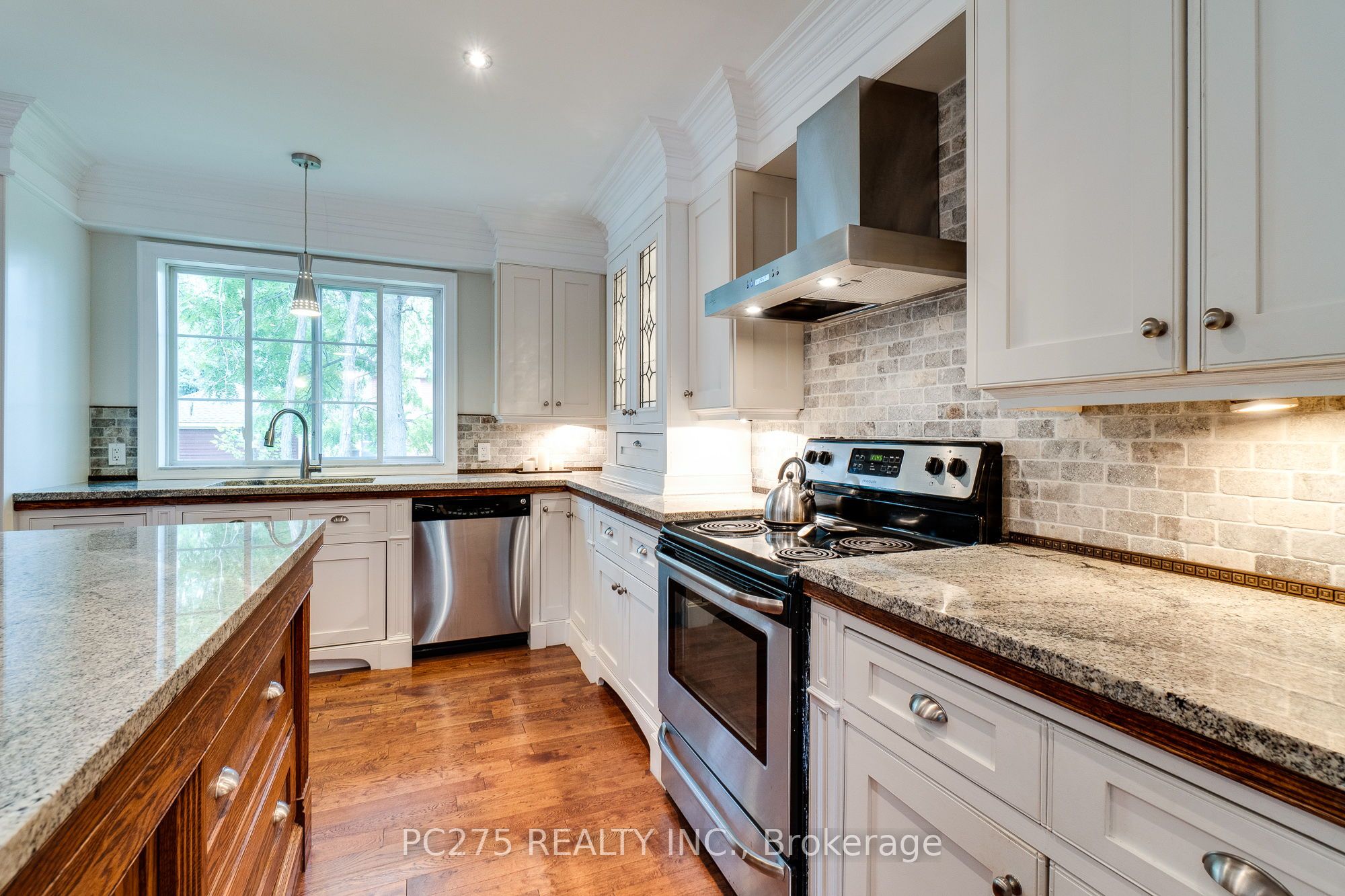 23 Mactavesh Crescent Property Photo 14