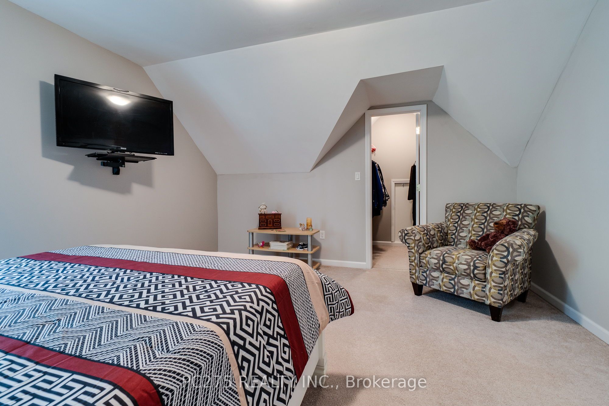 23 Mactavesh Crescent Property Photo 25