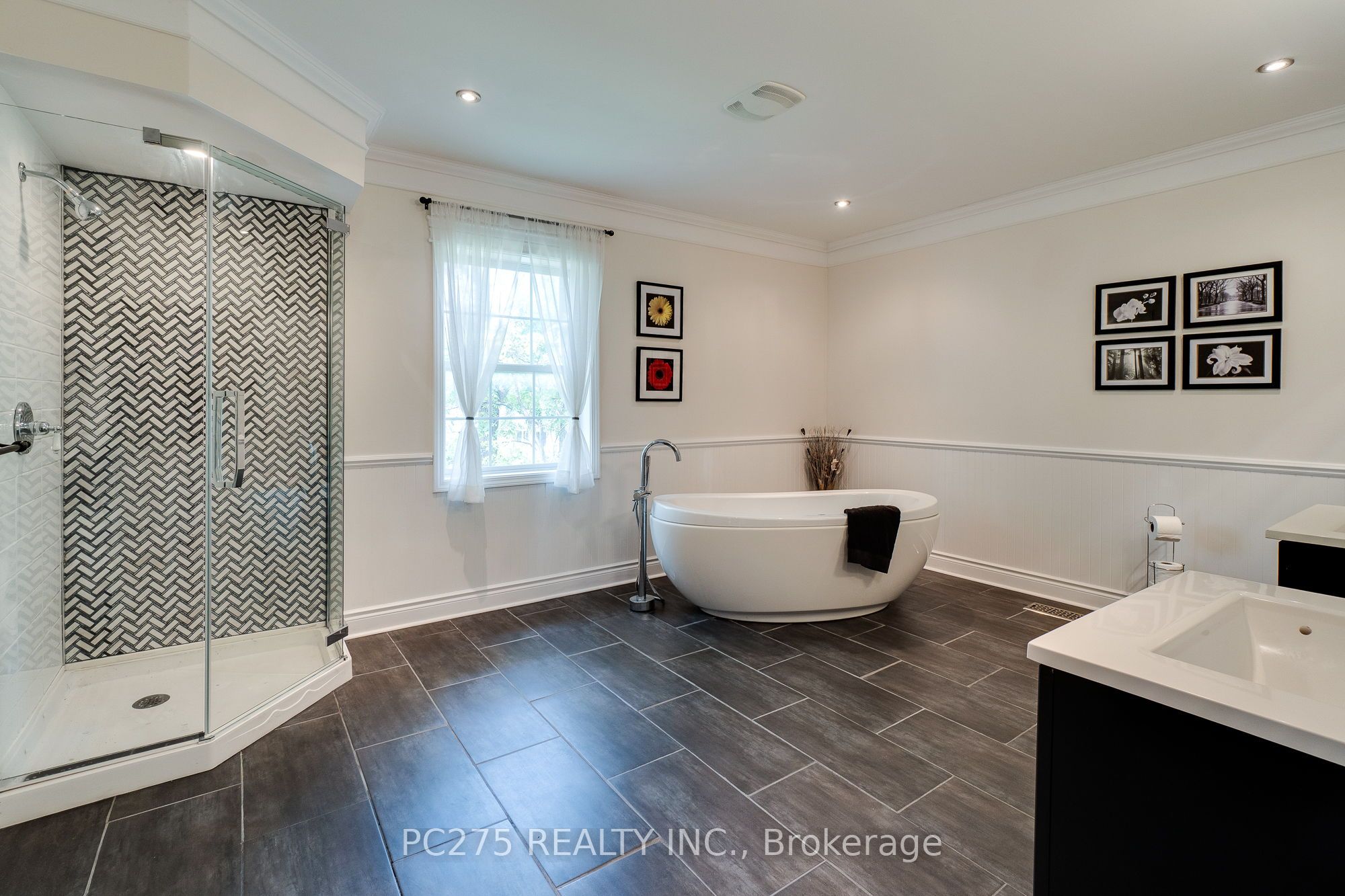 23 Mactavesh Crescent Property Photo 26