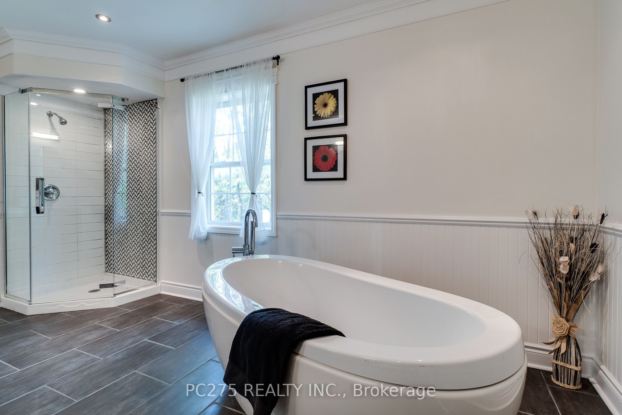 23 Mactavesh Crescent Property Photo 27
