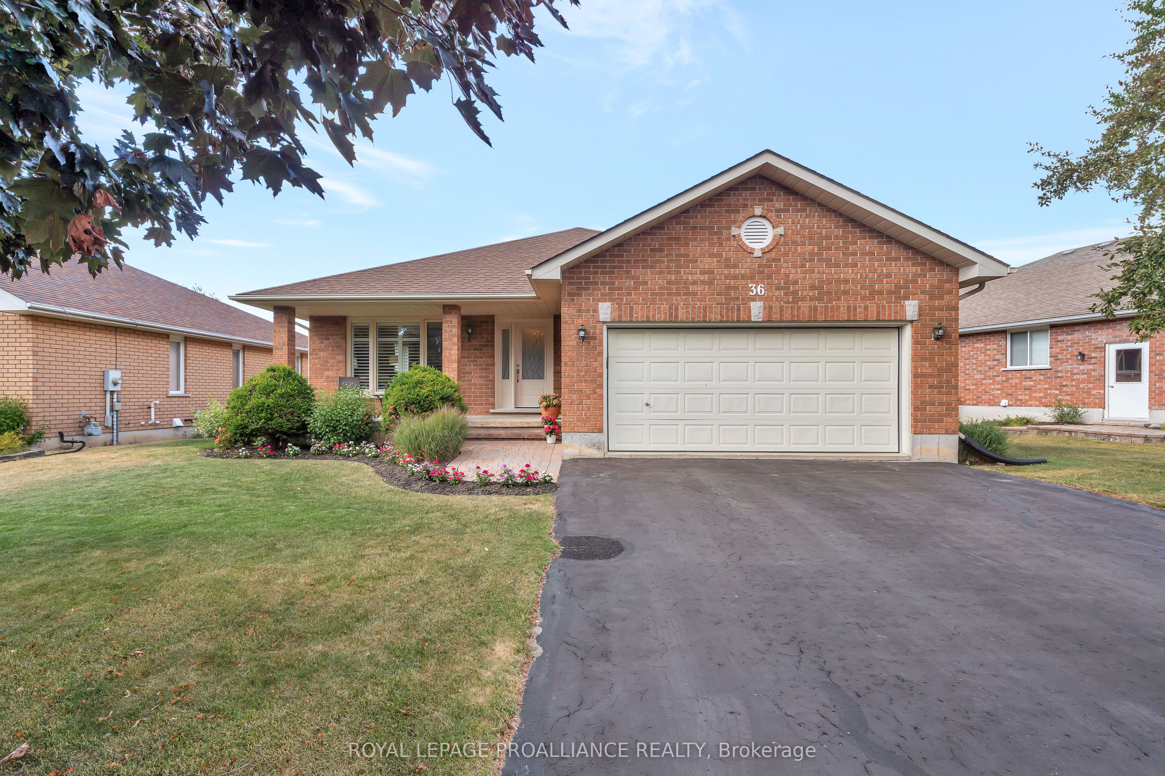 36 Oak Ridge Boulevard Property Photo 1