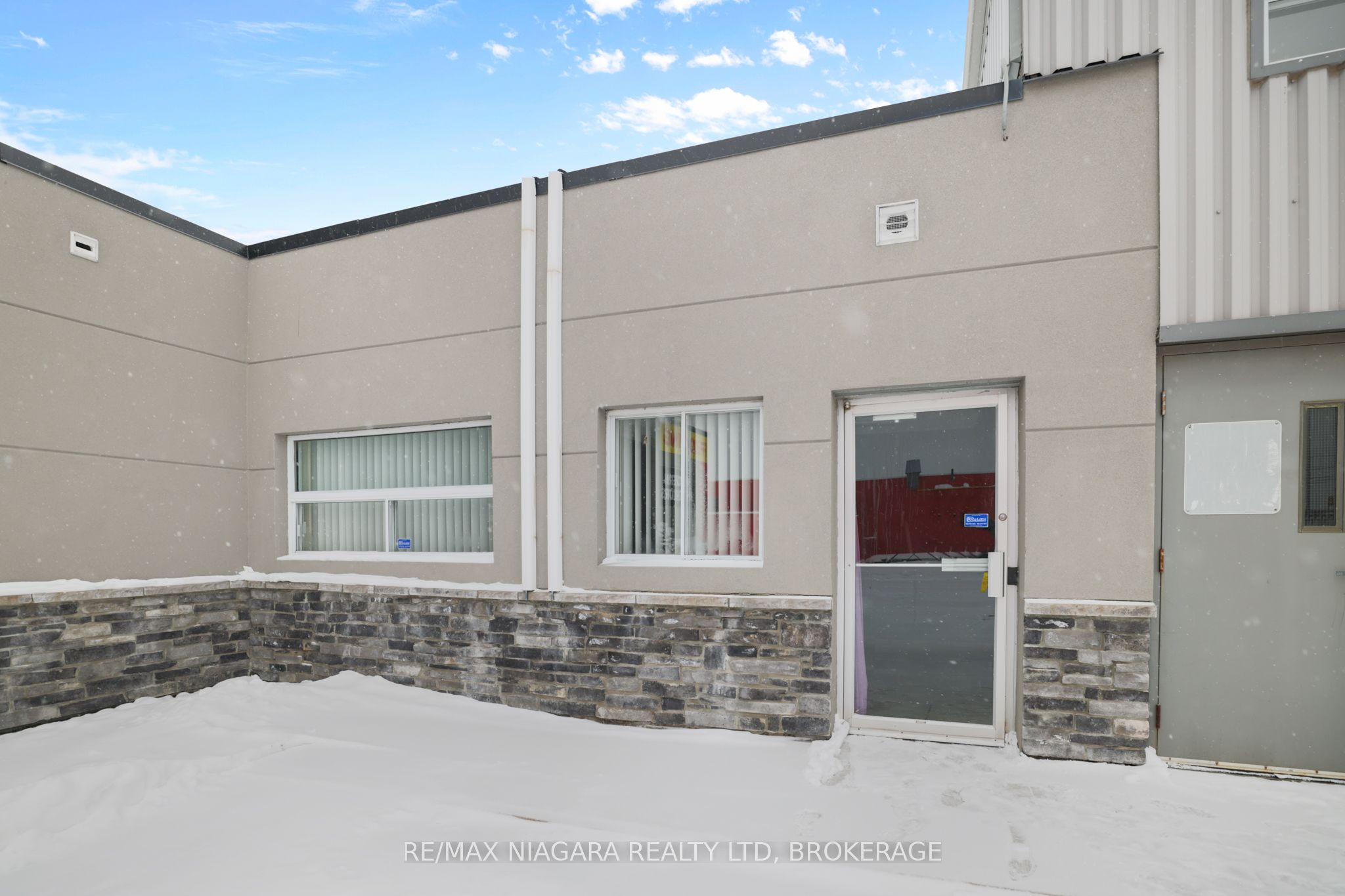 4807 Kent Avenue 102 Property Photo 1