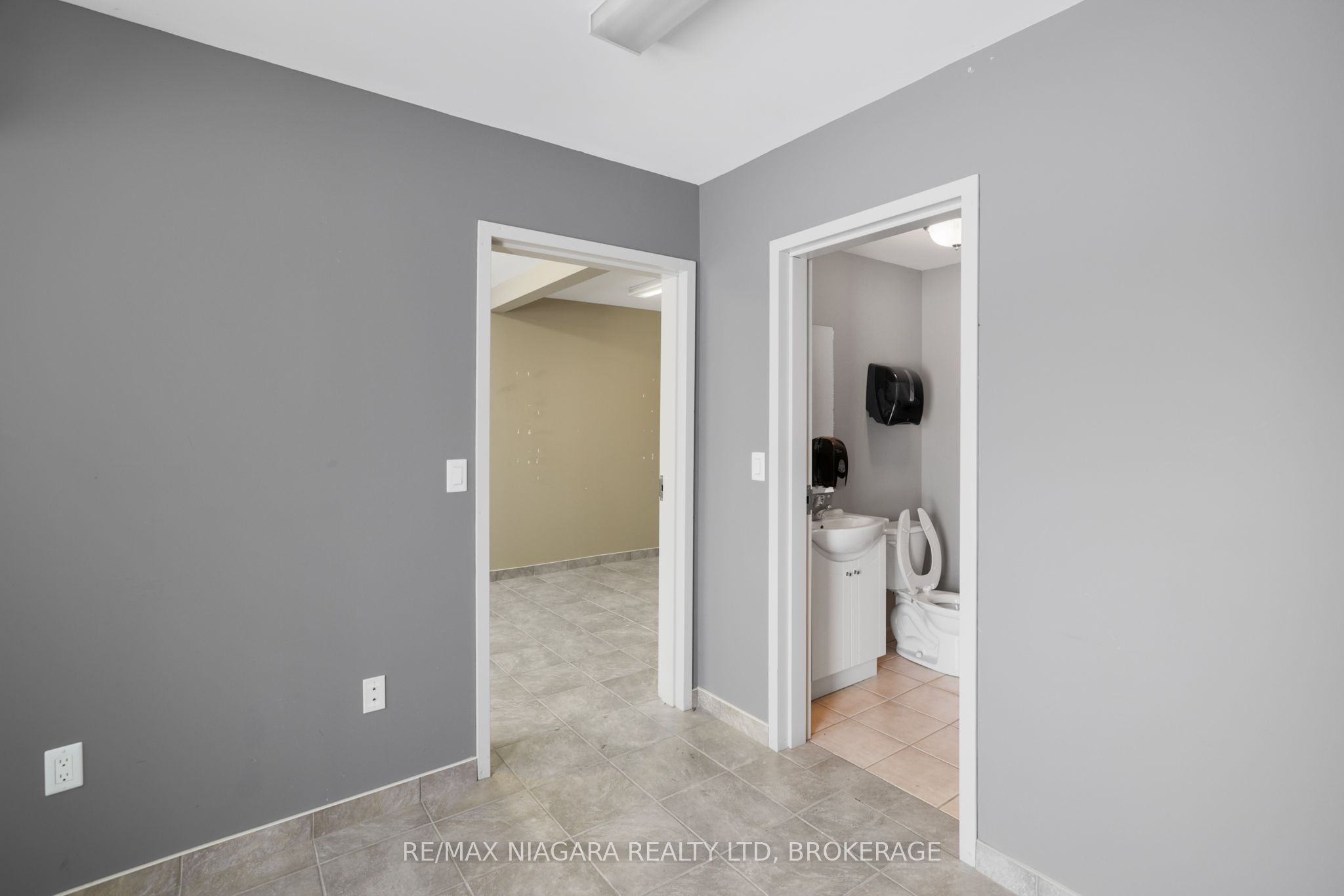 4807 Kent Avenue 102 Property Photo 8