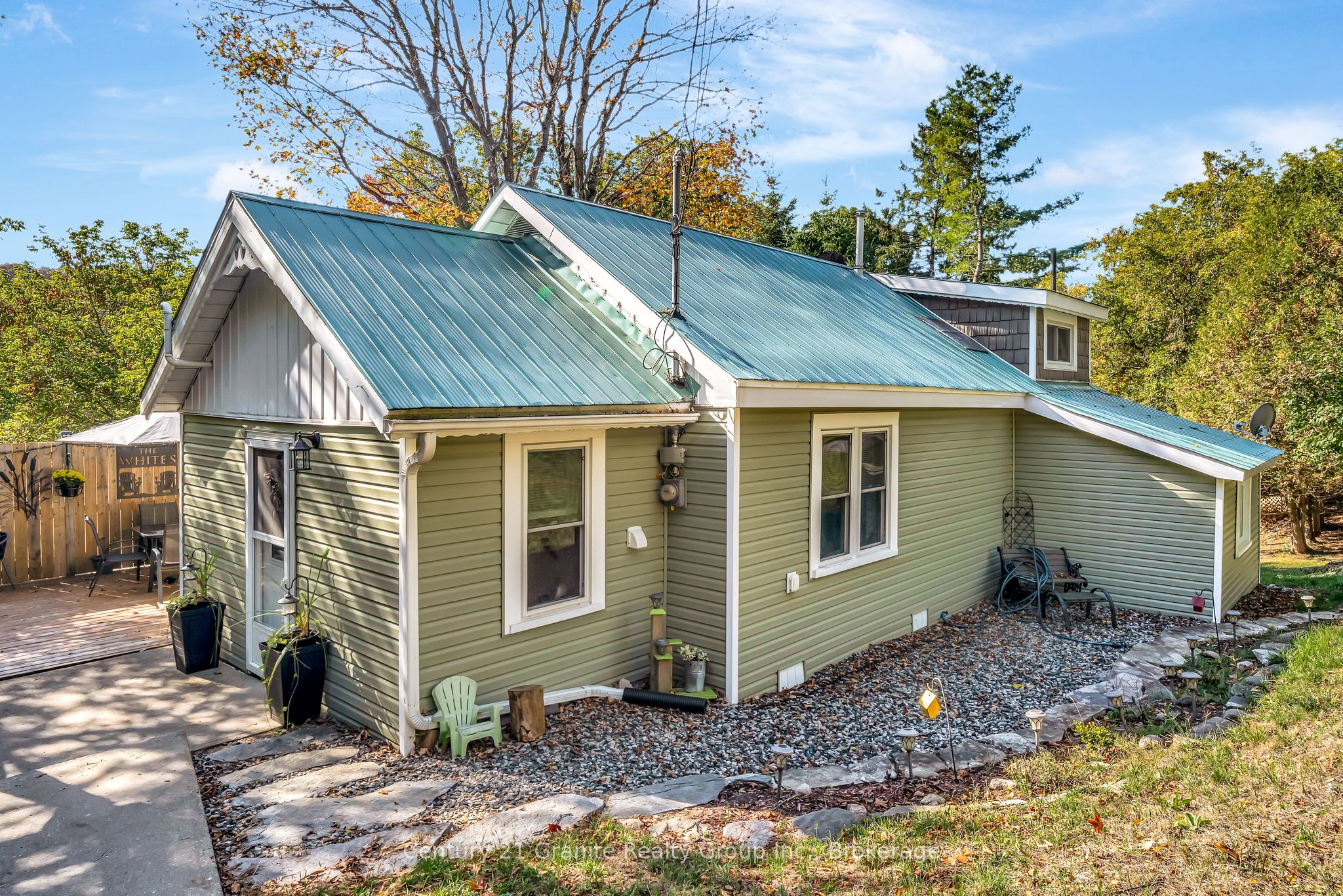 91 Pine Avenue Property Photo 1