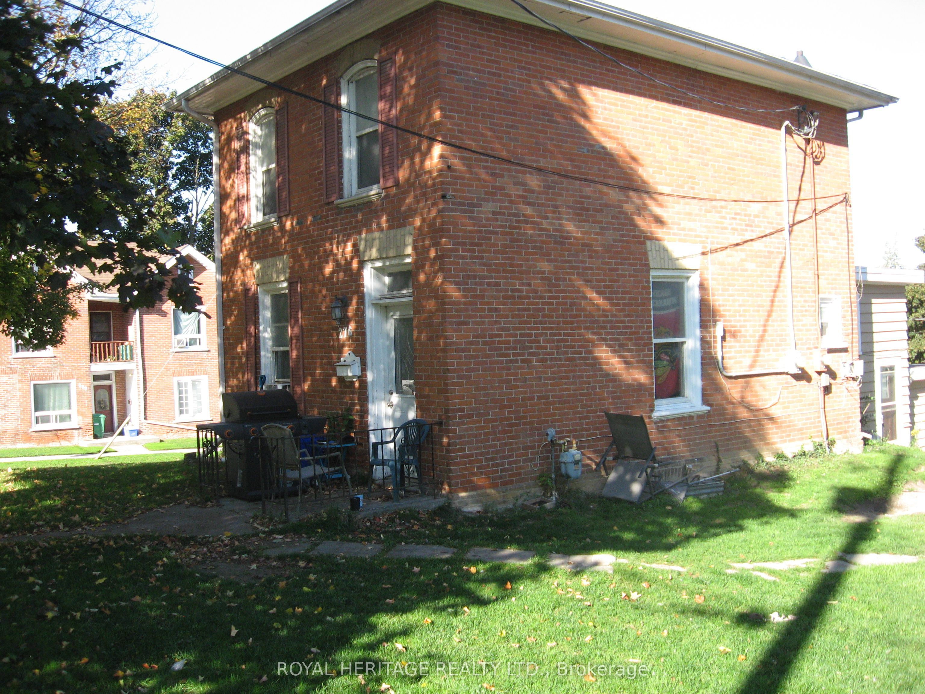 276 Parkhill Road W Property Photo 1