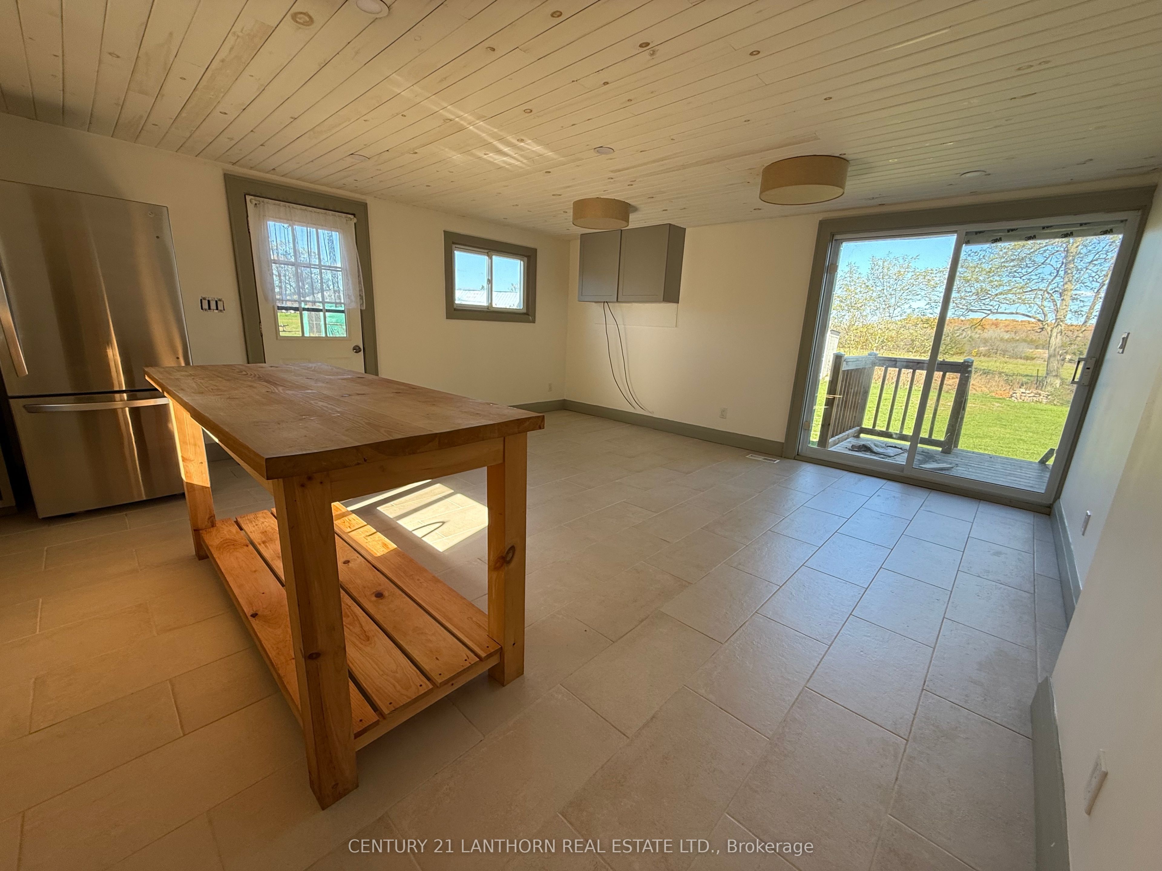 210 Melville Road Property Photo 5