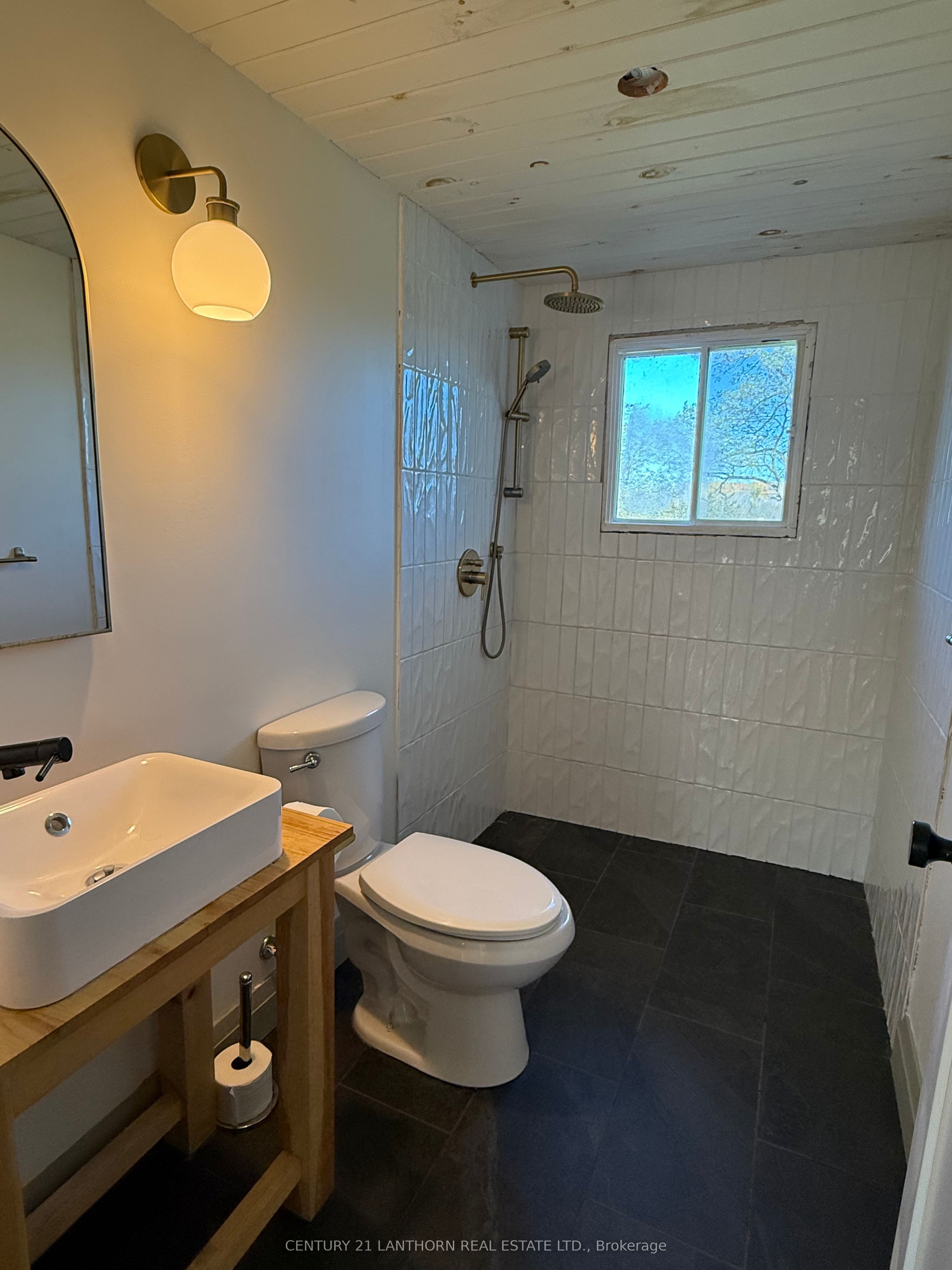 210 Melville Road Property Photo 10