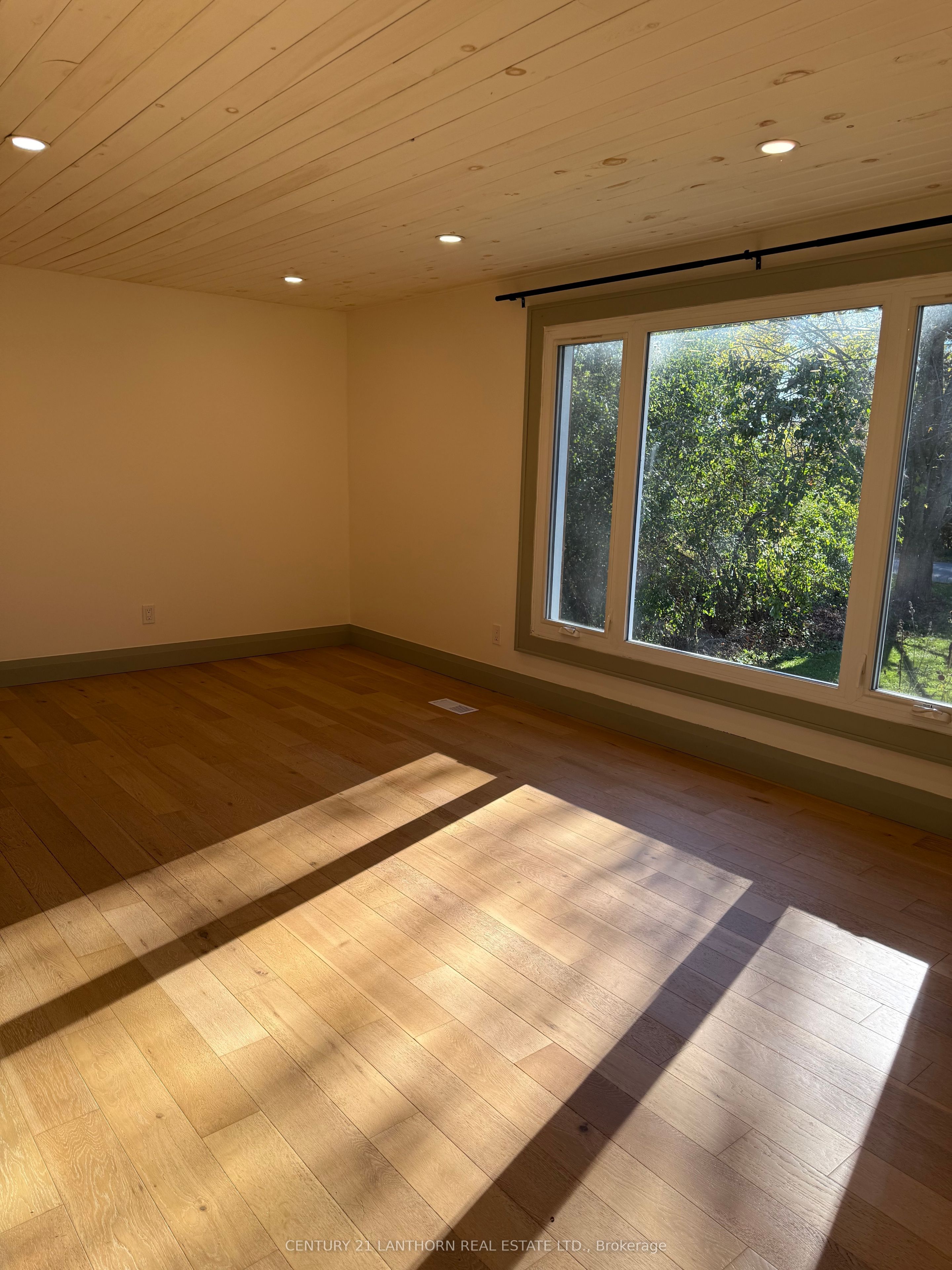 210 Melville Road Property Photo 16