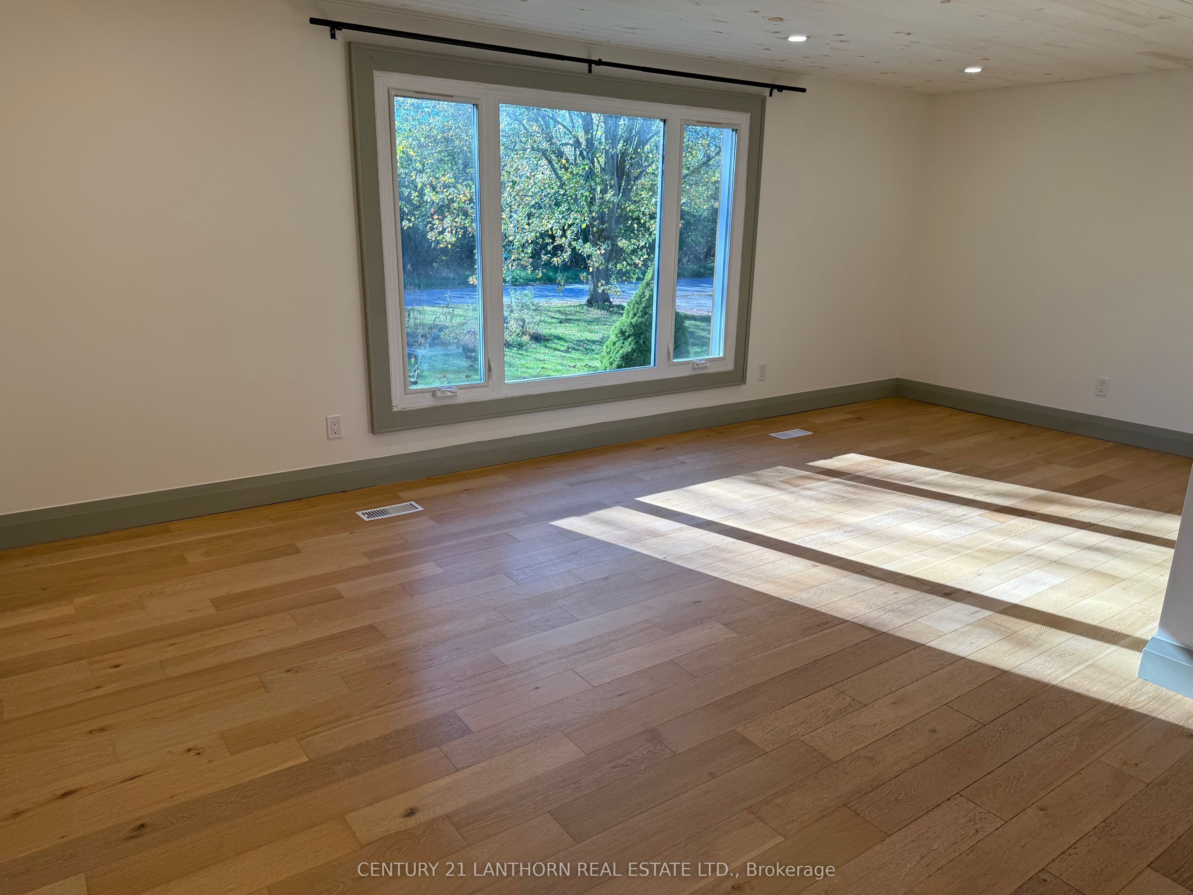 210 Melville Road Property Photo 17