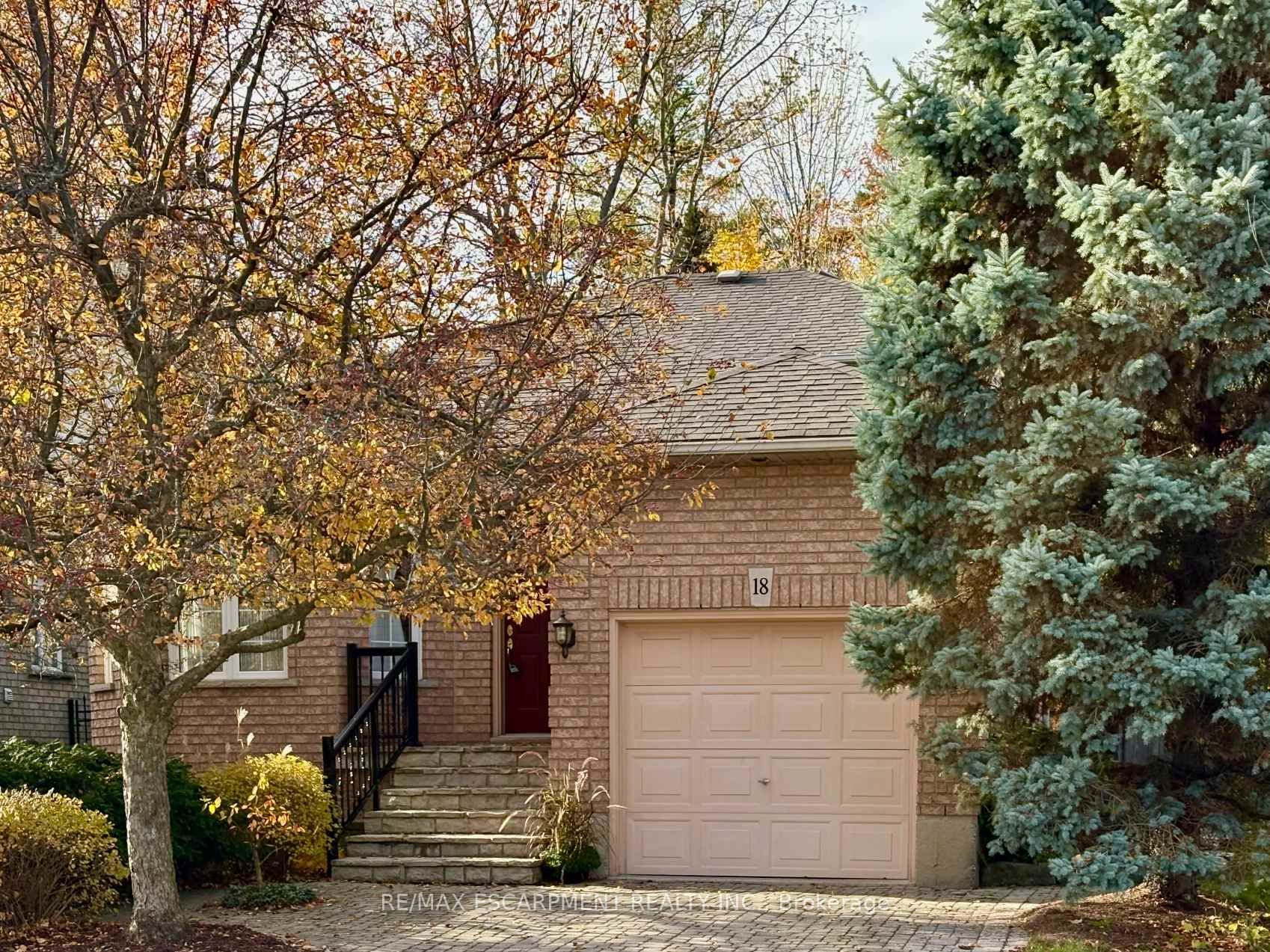 18 Naples Boulevard Property Photo 1